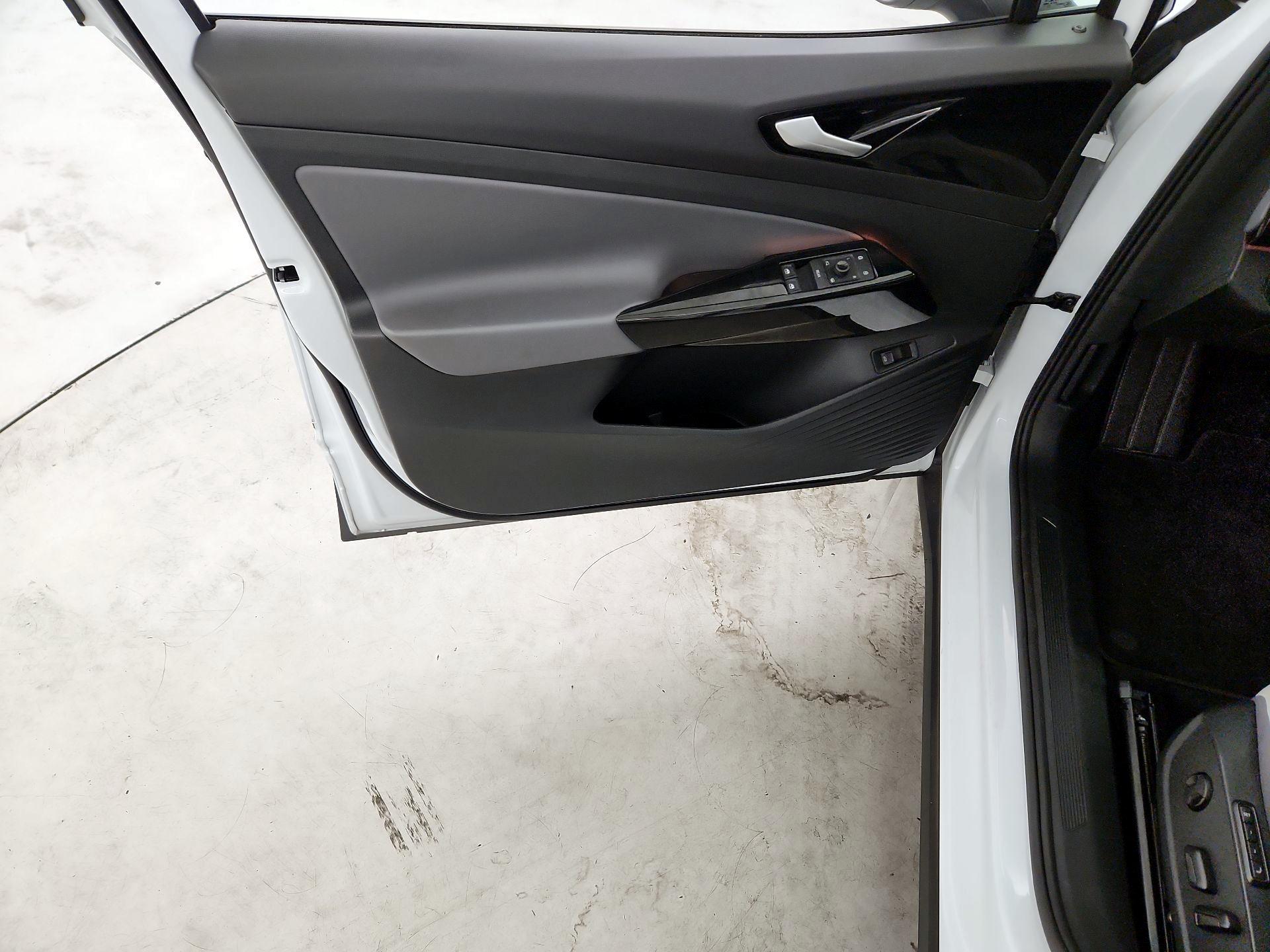 Thumbnail: 2021 Volkswagen ID.4 - 12