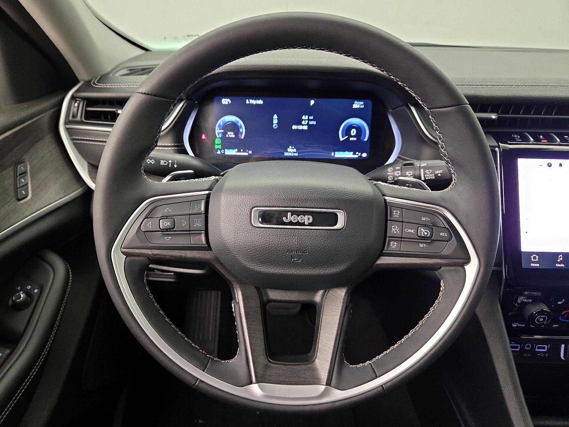Thumbnail: 2024 Jeep Grand Cherokee - 10