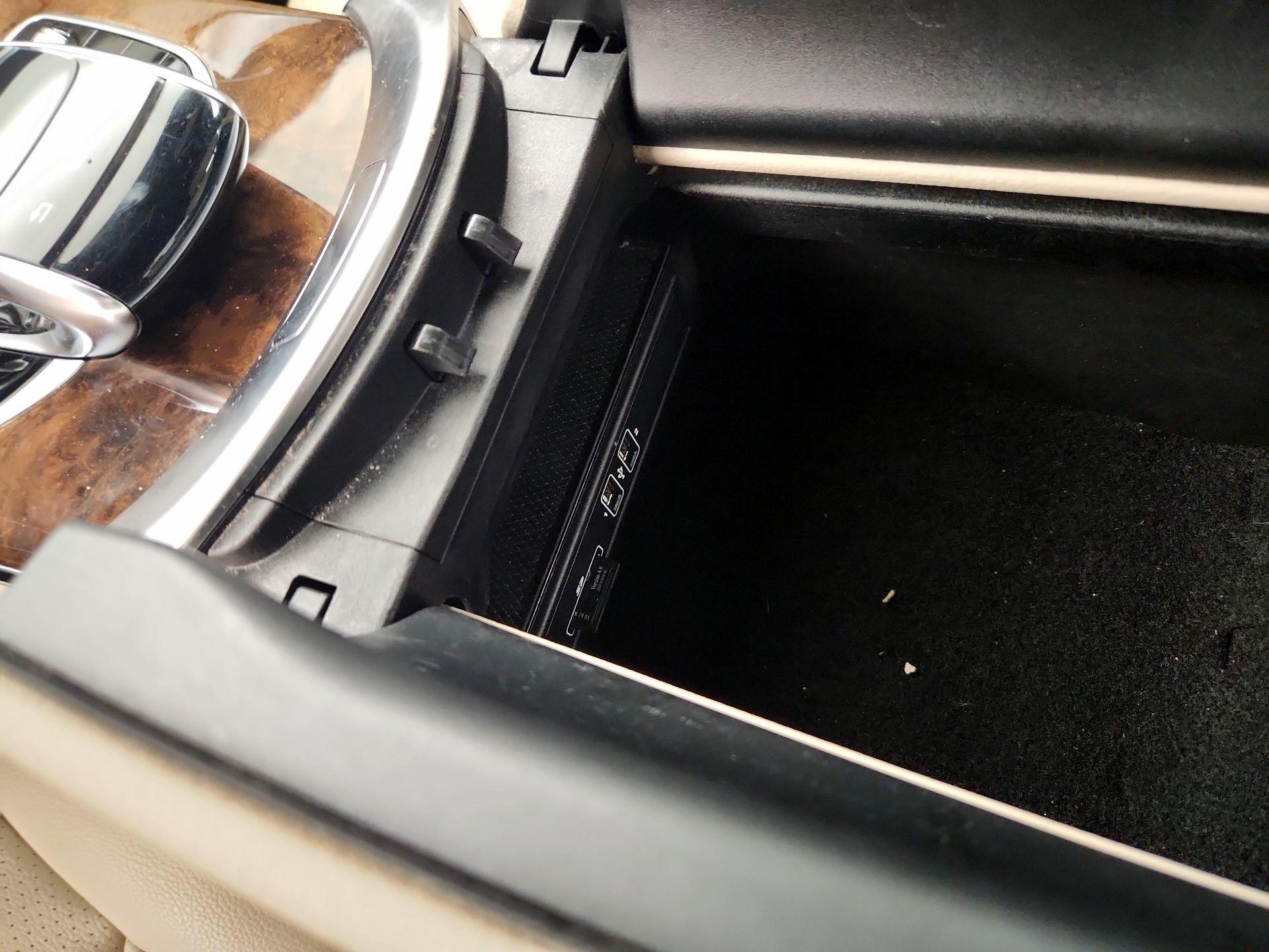 Thumbnail: 2015 Mercedes-Benz C-Class - 18