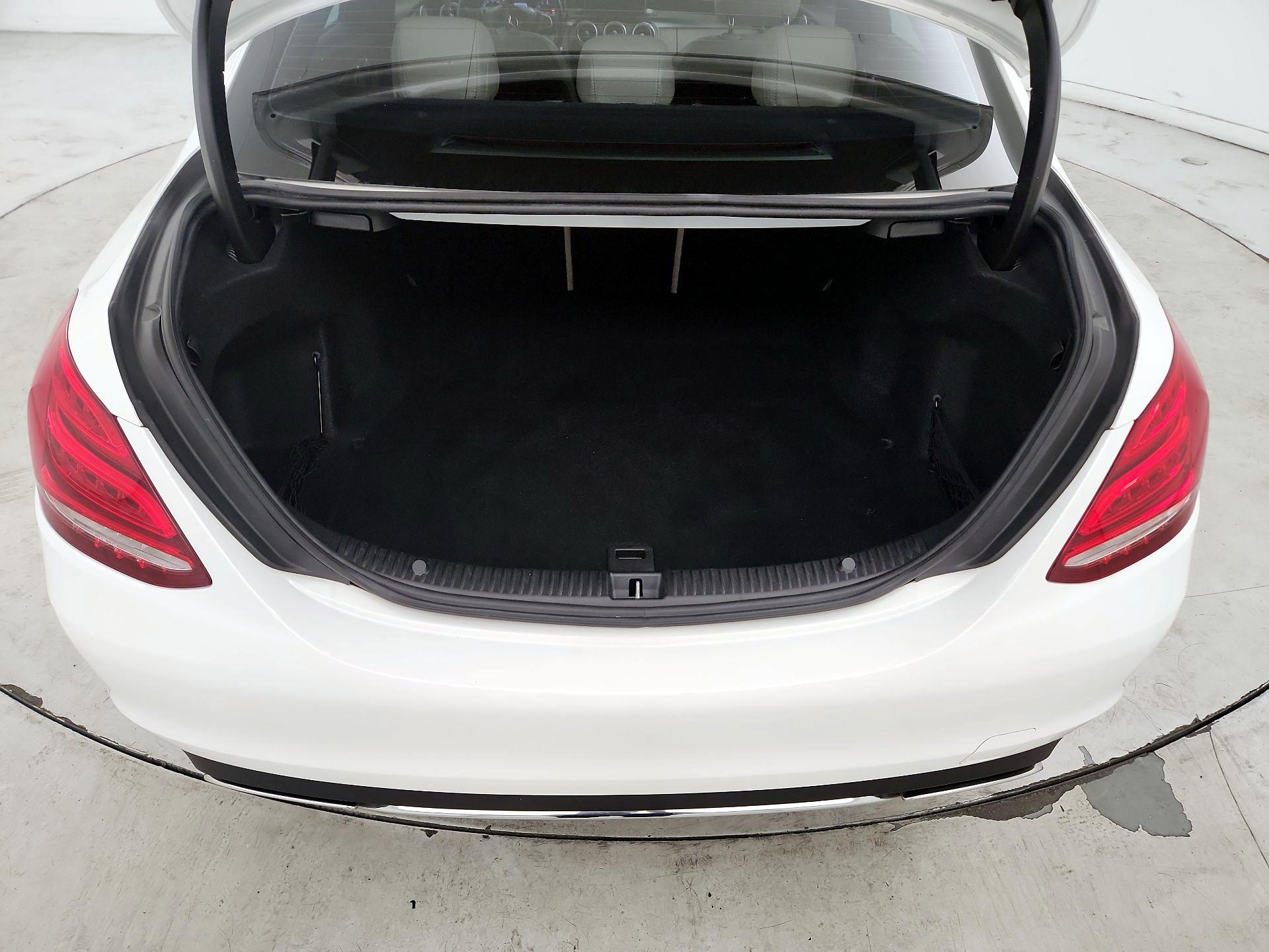 Thumbnail: 2015 Mercedes-Benz C-Class - 20