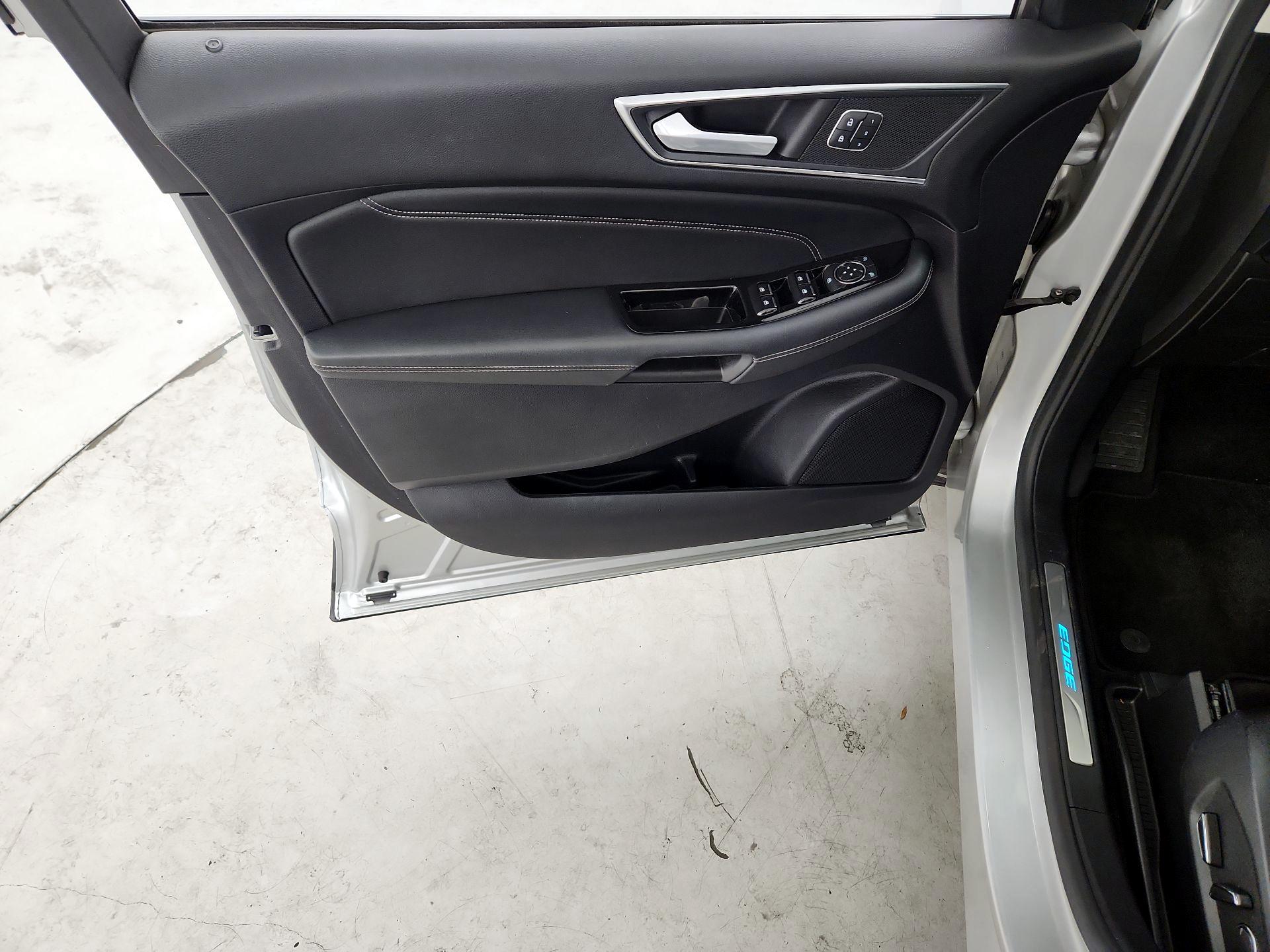 Thumbnail: 2018 Ford Edge - 12