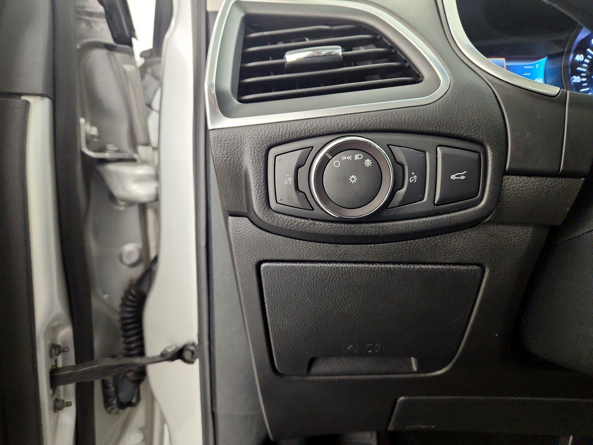 Thumbnail: 2018 Ford Edge - 13