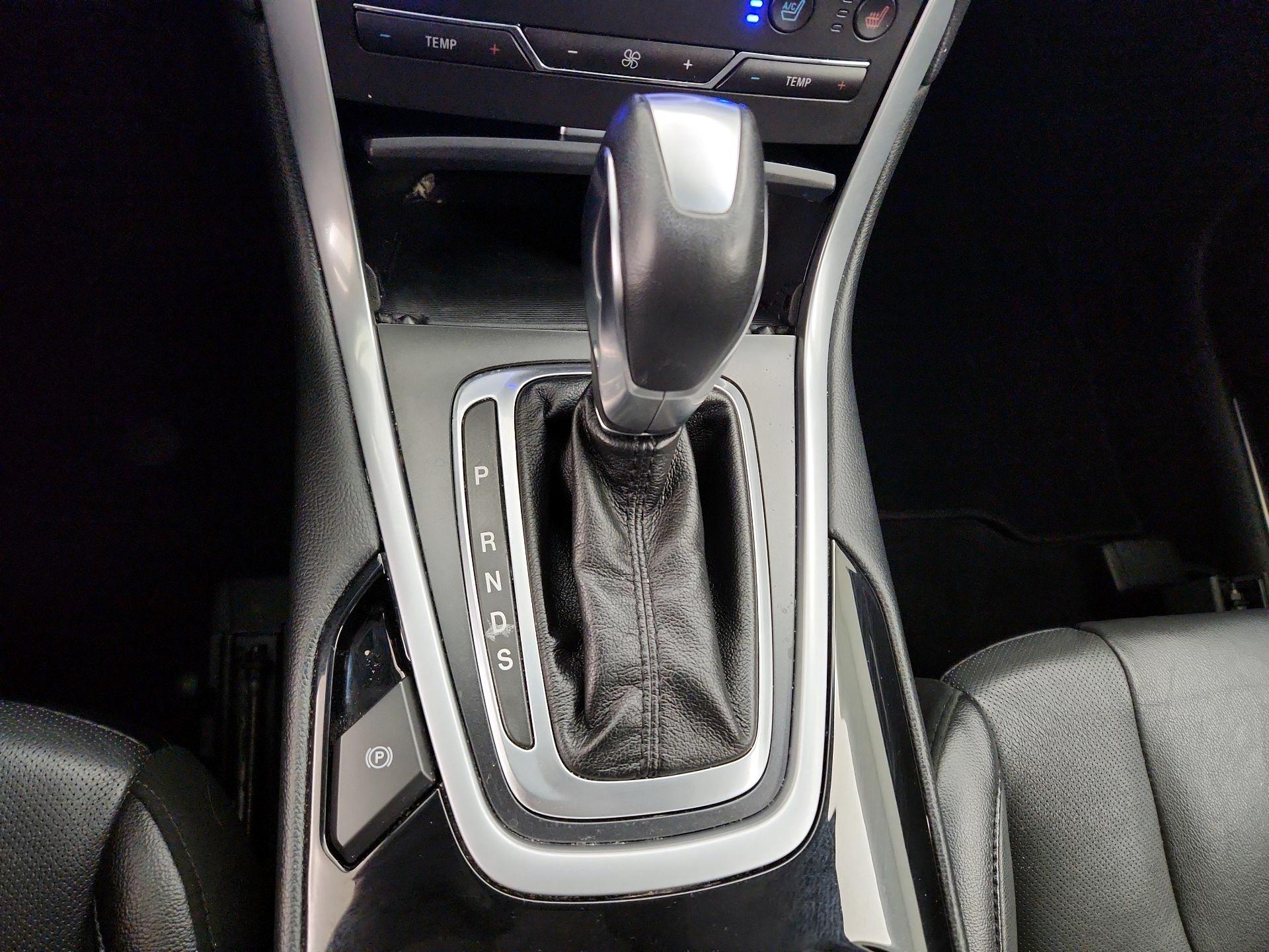 Thumbnail: 2018 Ford Edge - 18