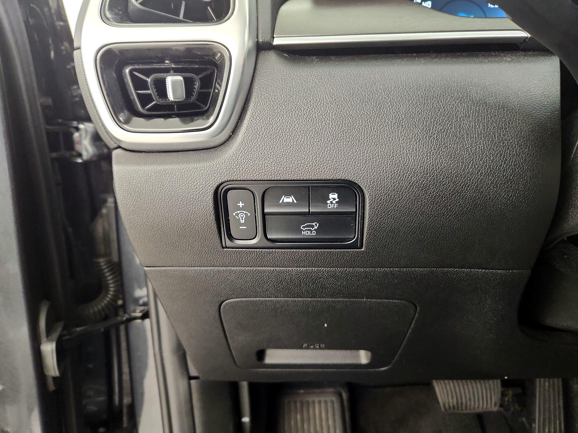 Thumbnail: 2023 Kia Sorento - 13