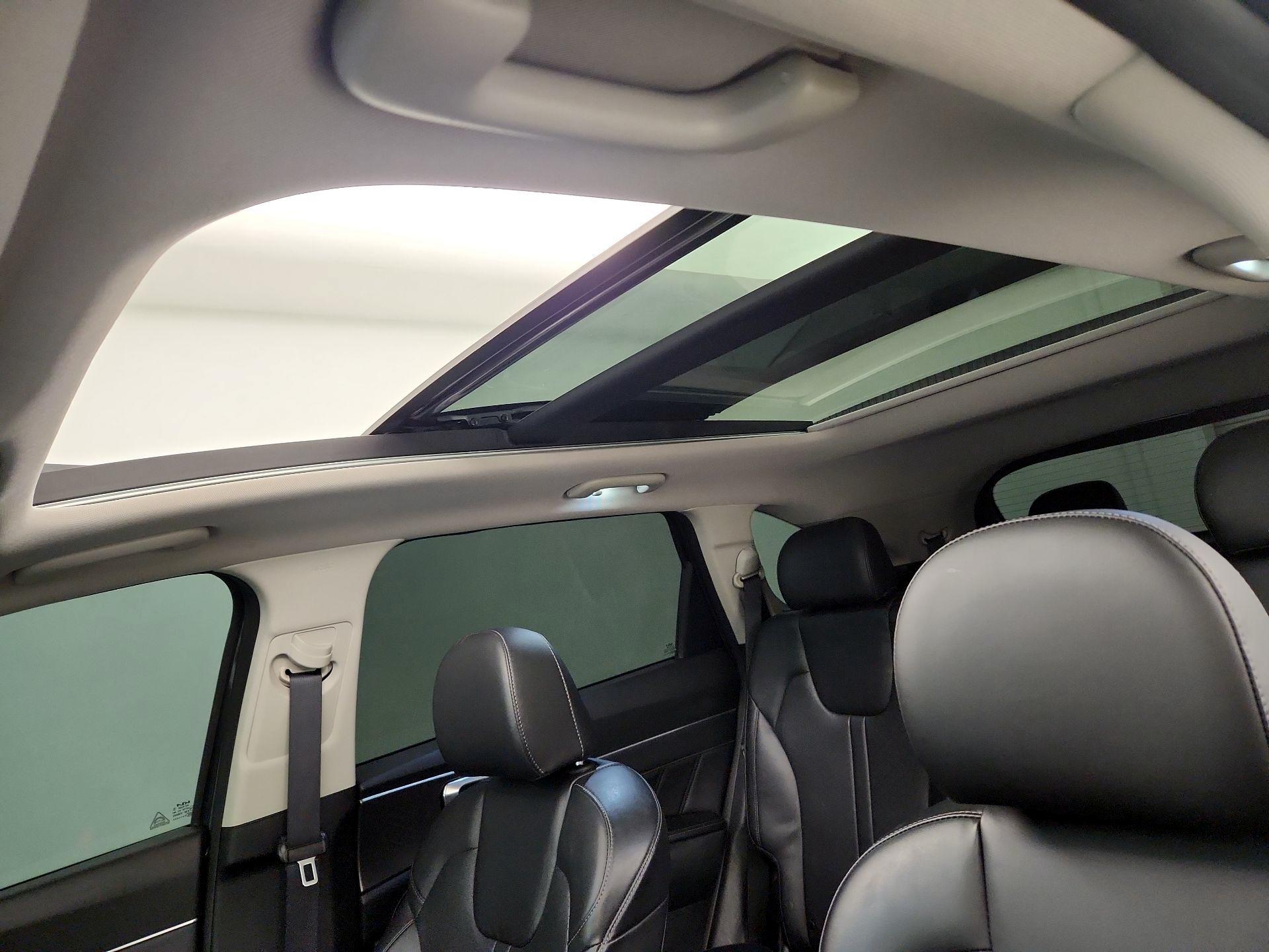 Thumbnail: 2023 Kia Sorento - 20