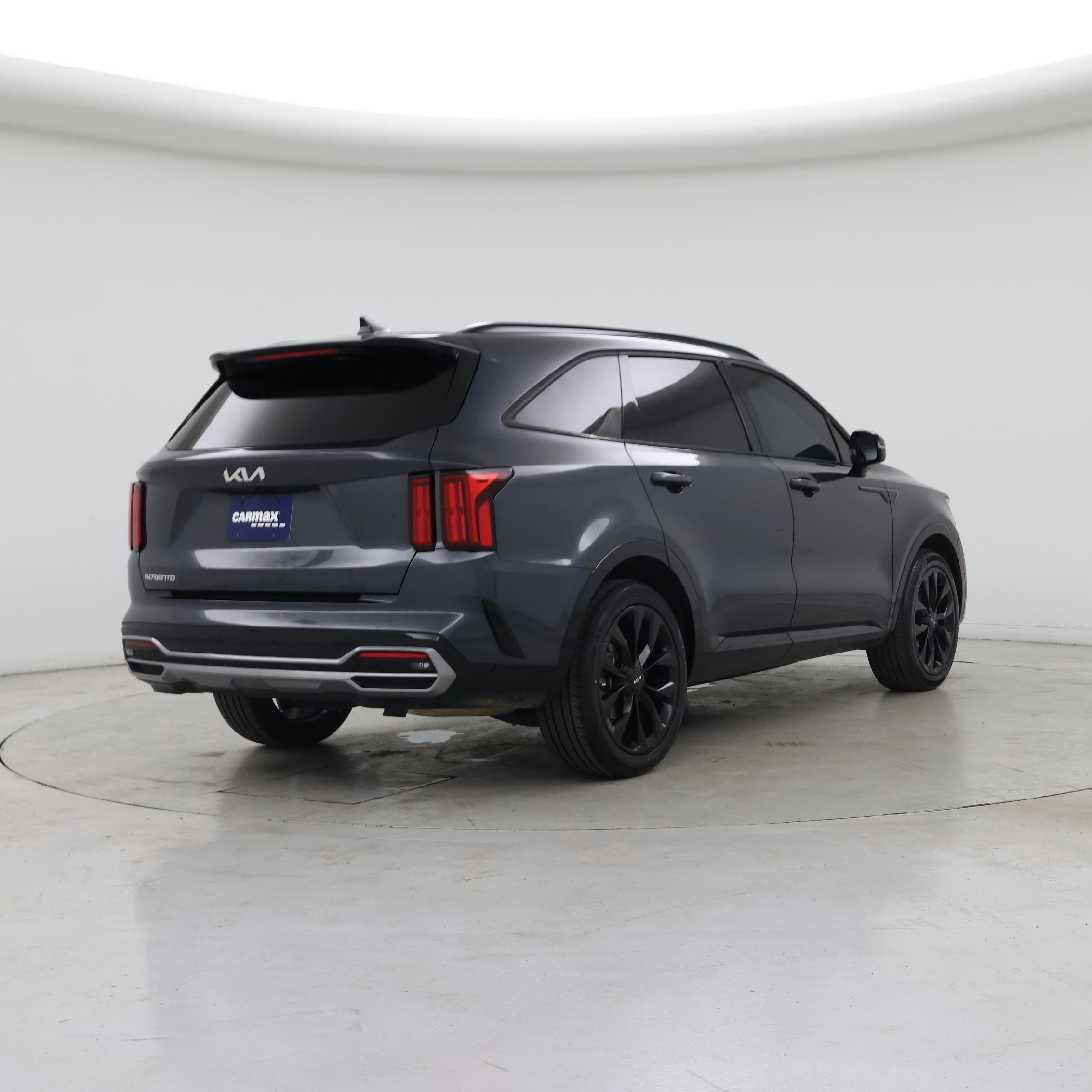 Thumbnail: 2023 Kia Sorento - 8