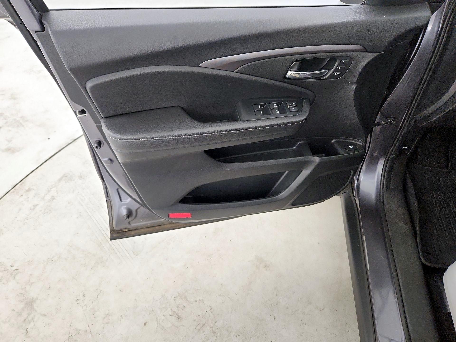 Thumbnail: 2019 Honda Passport - 12