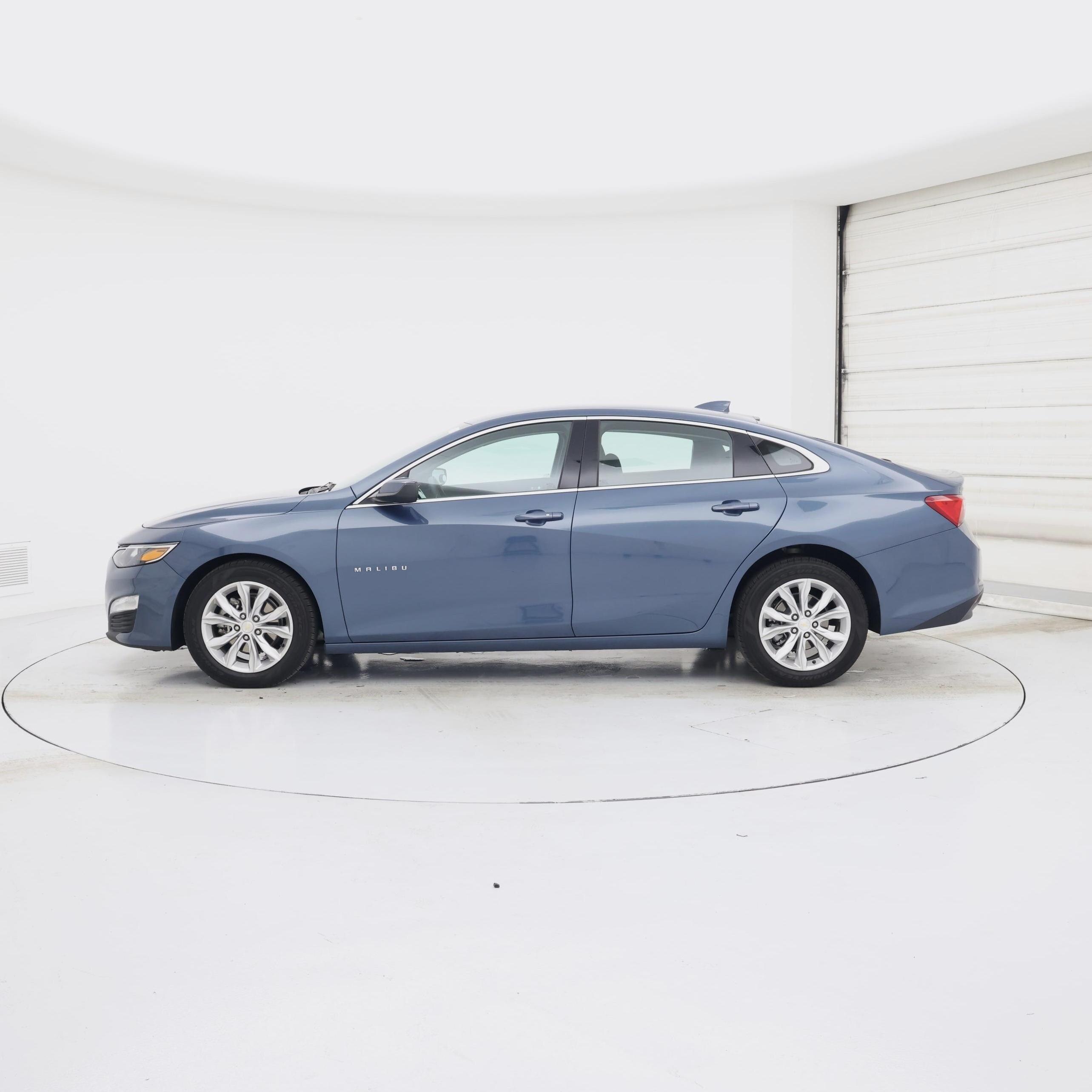 Thumbnail: 2025 Chevrolet Malibu - 3