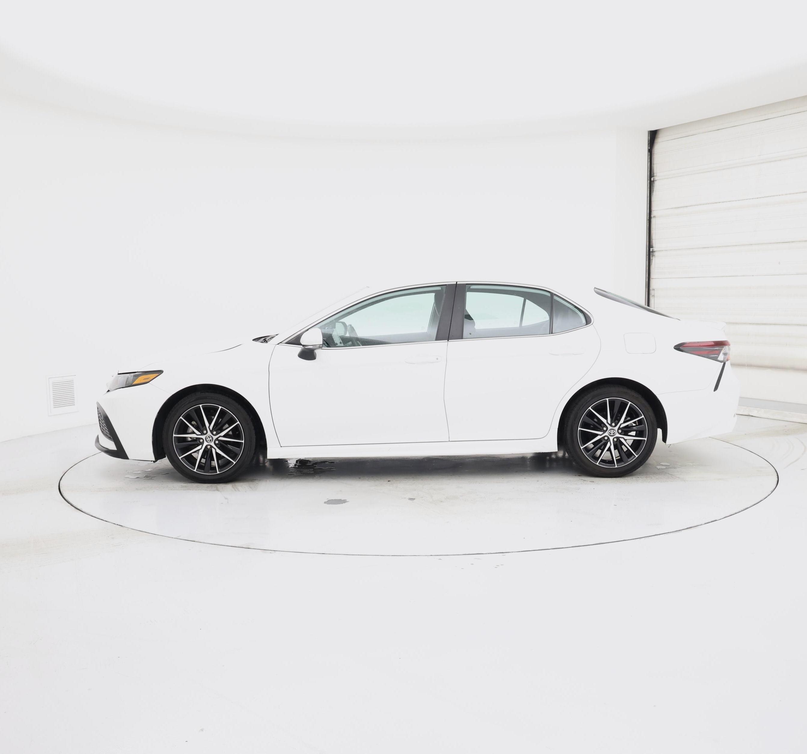 Thumbnail: 2024 Toyota Camry - 3
