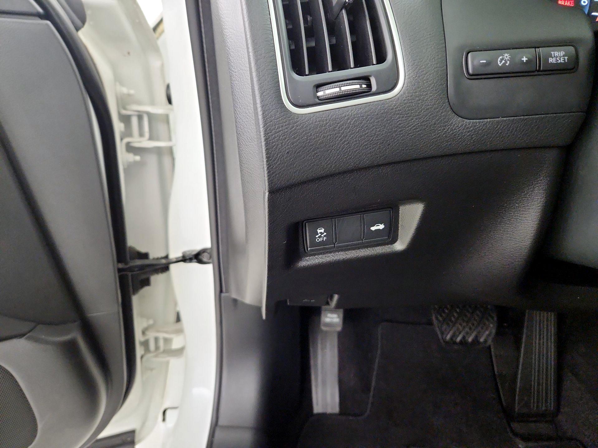 Thumbnail: 2022 INFINITI Q50 - 13