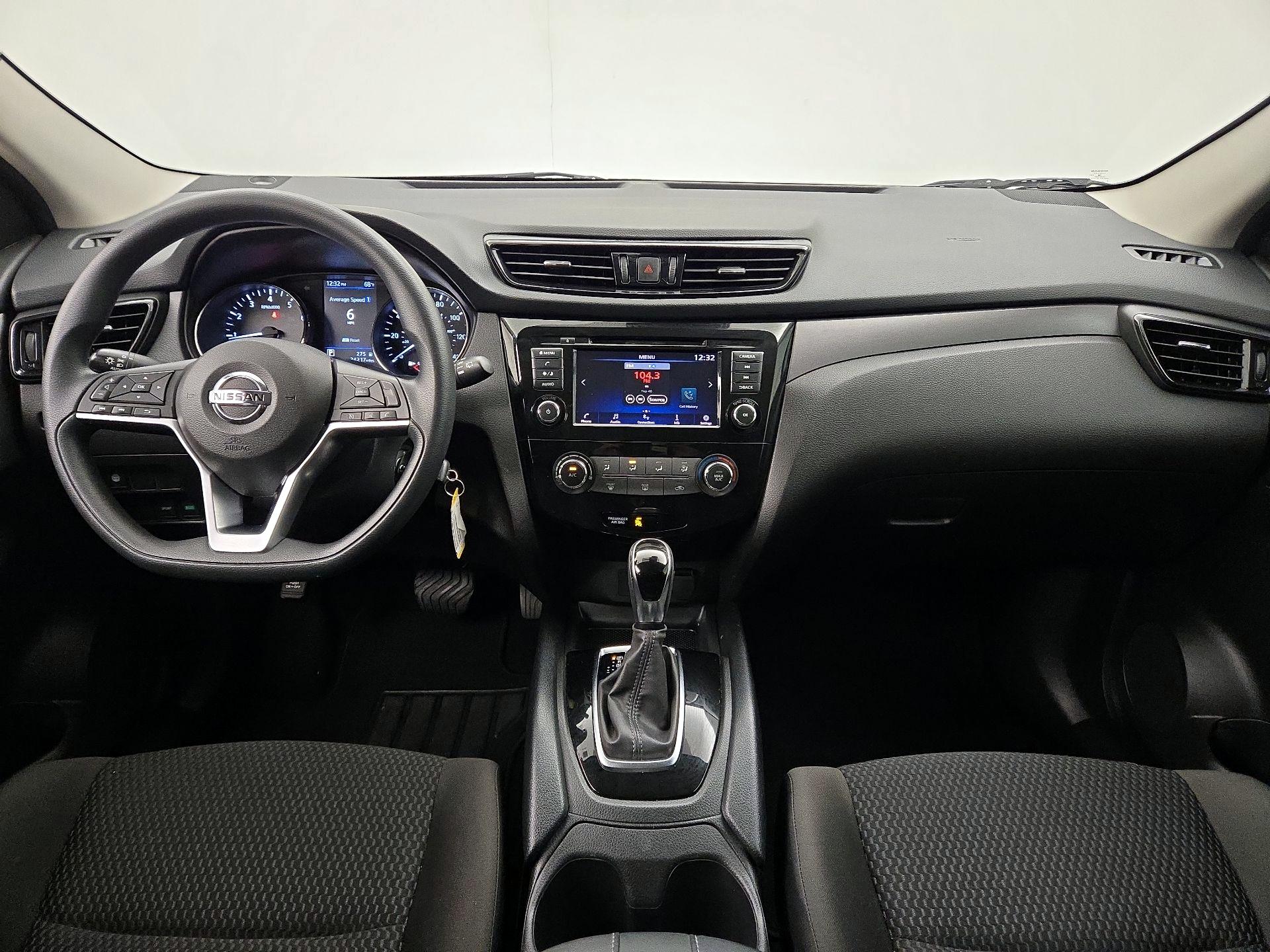 Thumbnail: 2021 Nissan Rogue Sport - 9