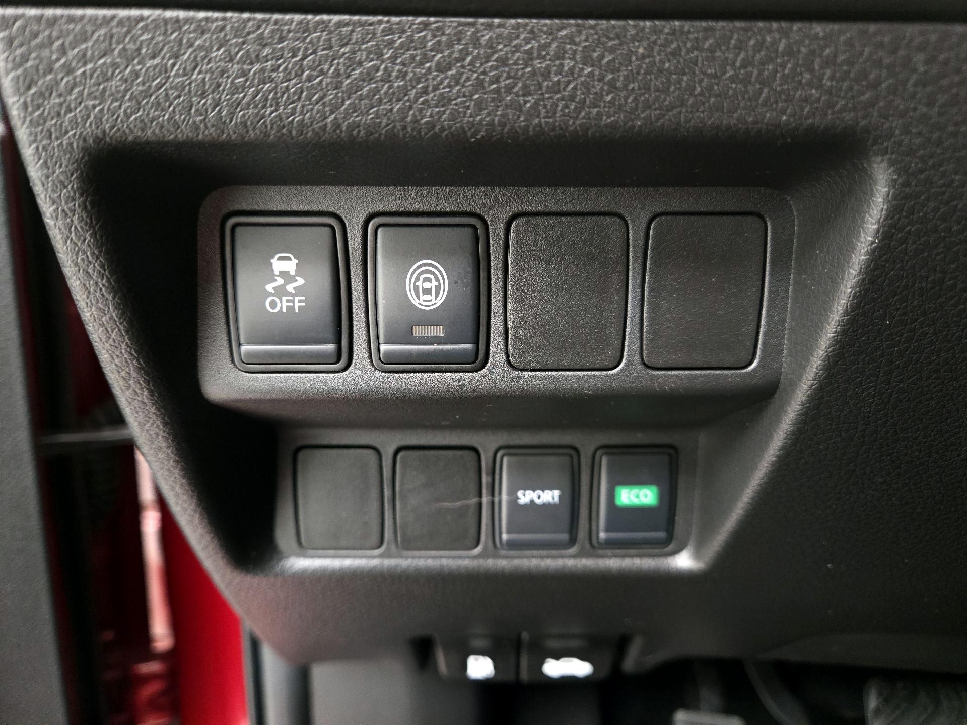 Thumbnail: 2021 Nissan Rogue Sport - 13