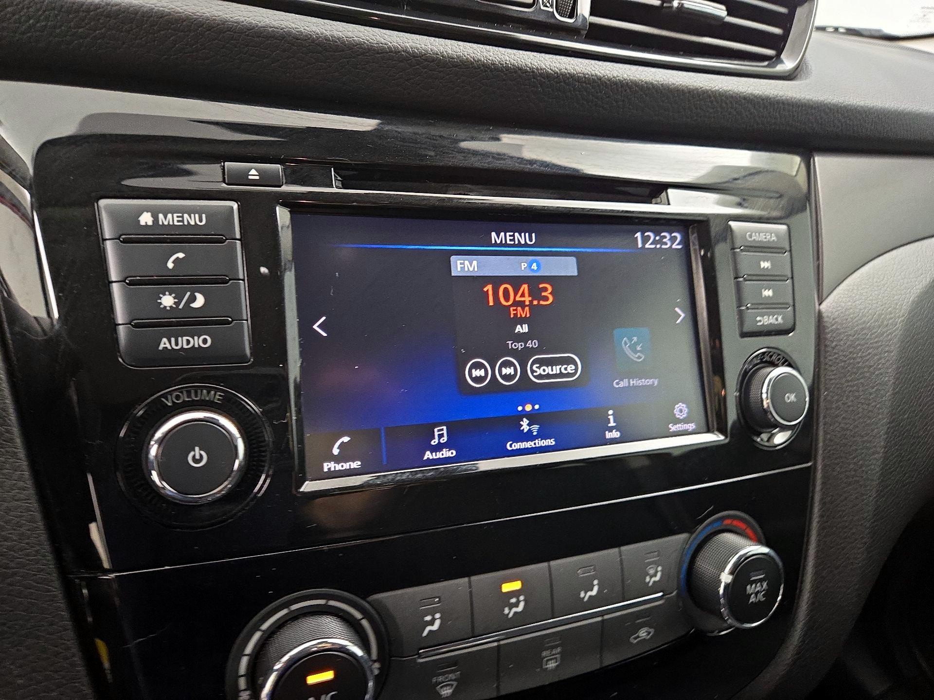 Thumbnail: 2021 Nissan Rogue Sport - 15