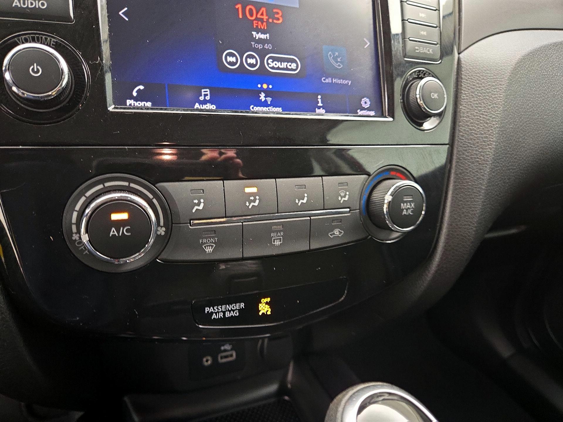 Thumbnail: 2021 Nissan Rogue Sport - 16