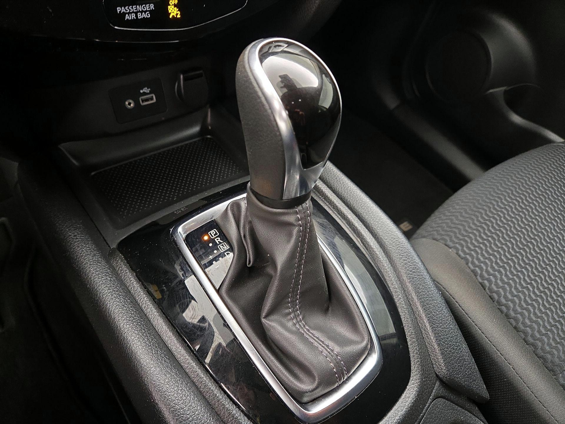 Thumbnail: 2021 Nissan Rogue Sport - 17