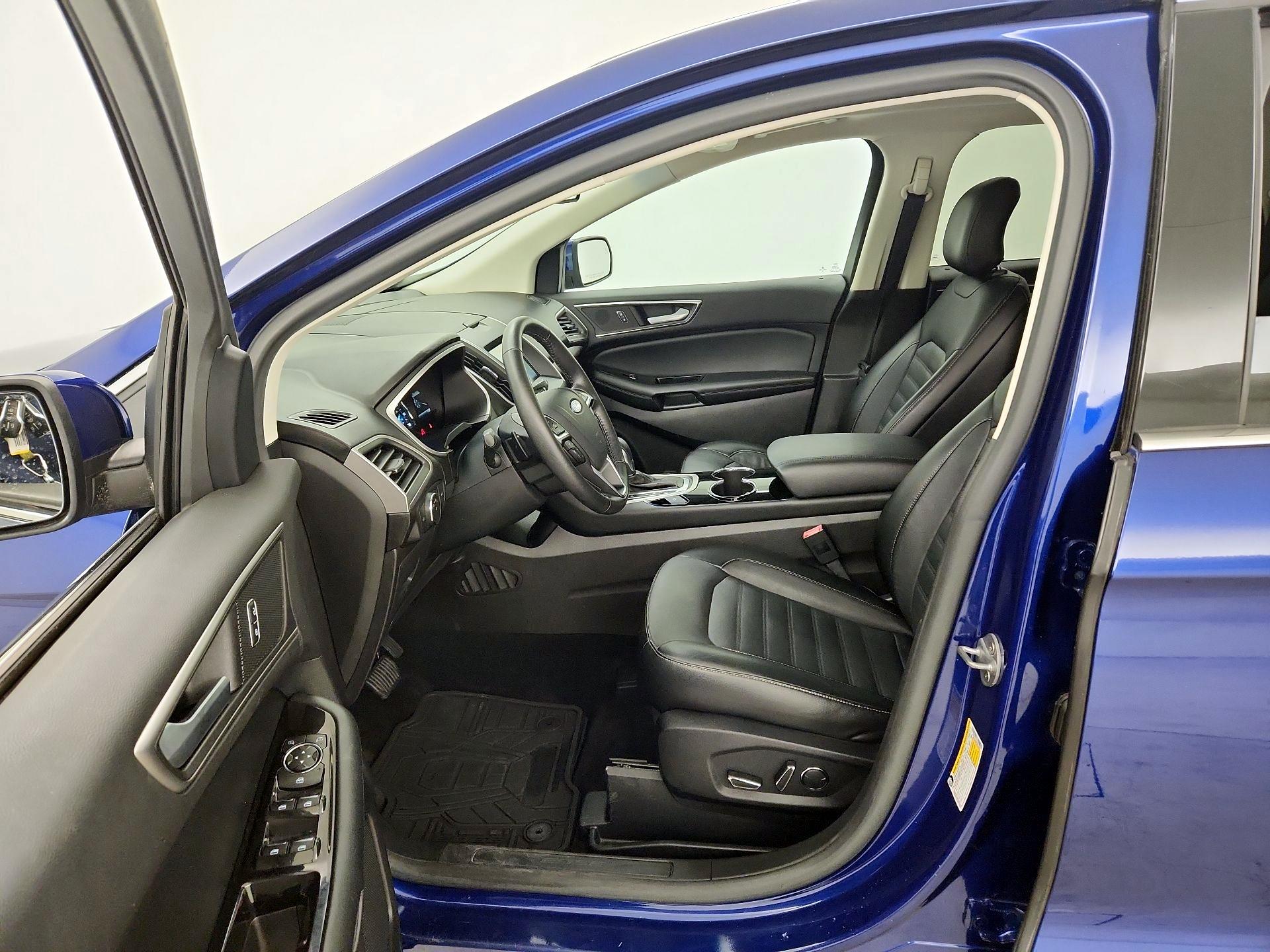 Thumbnail: 2015 Ford Edge - 11