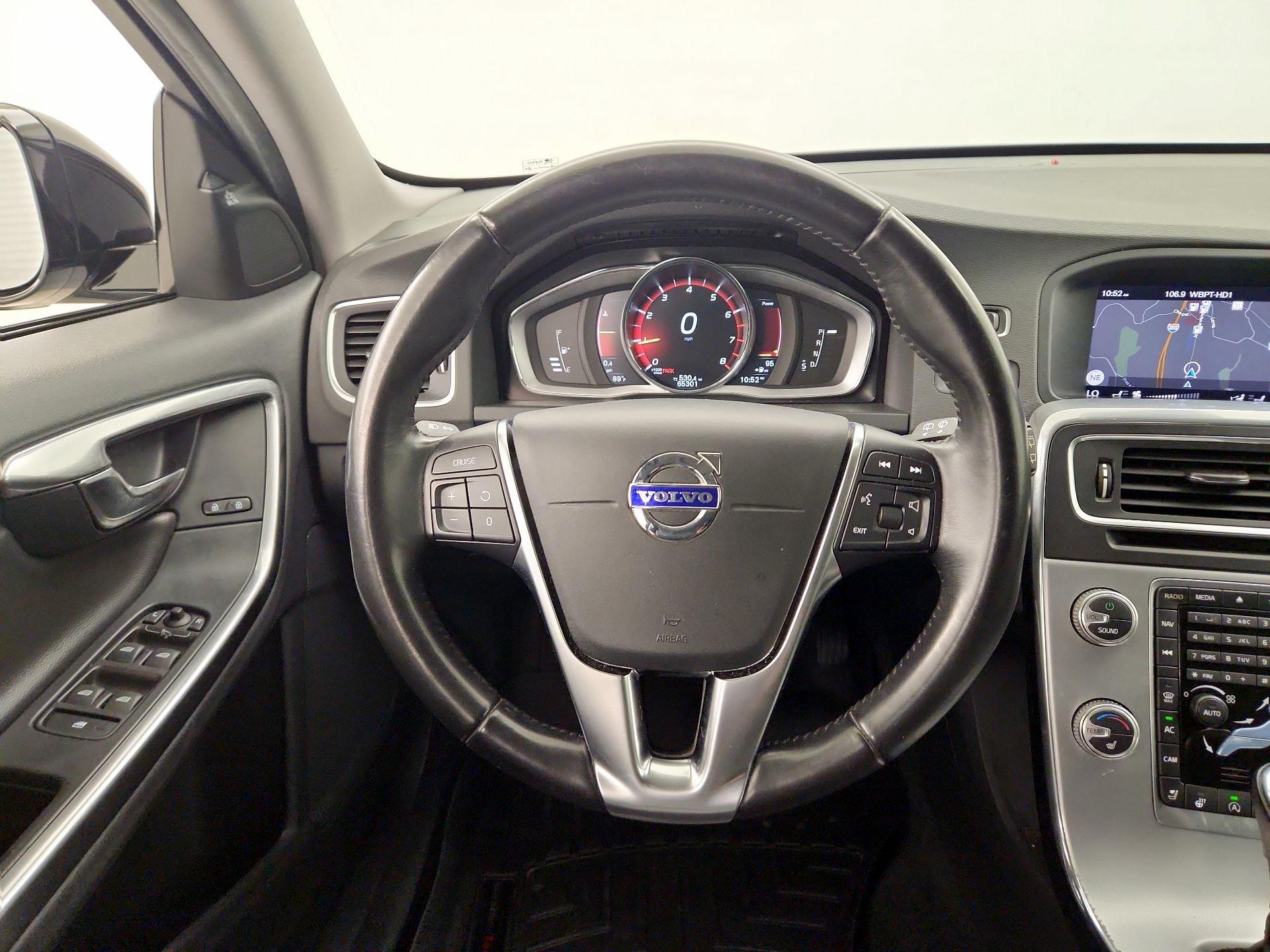 Thumbnail: 2018 Volvo S60 - 10