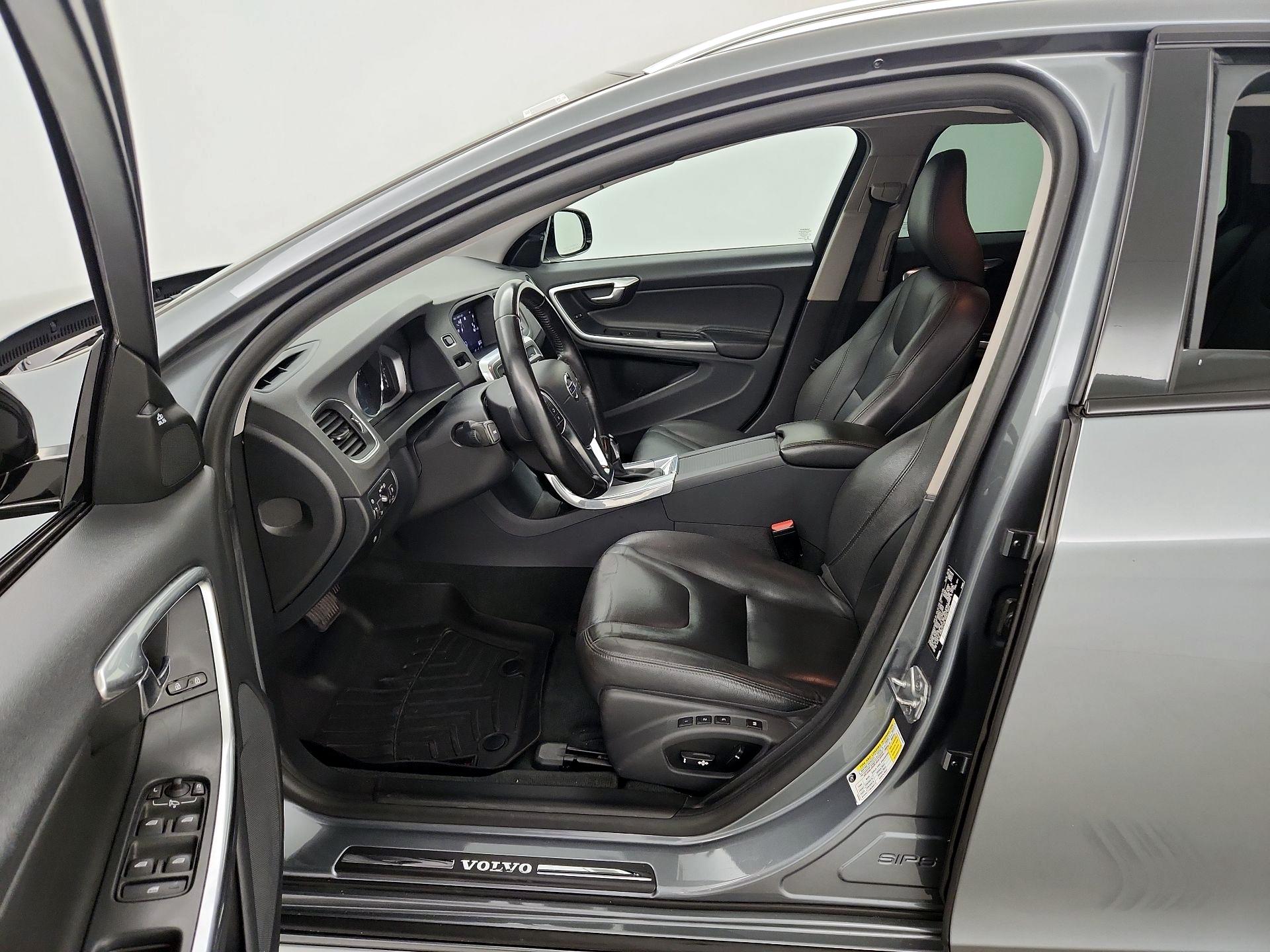 Thumbnail: 2018 Volvo S60 - 11