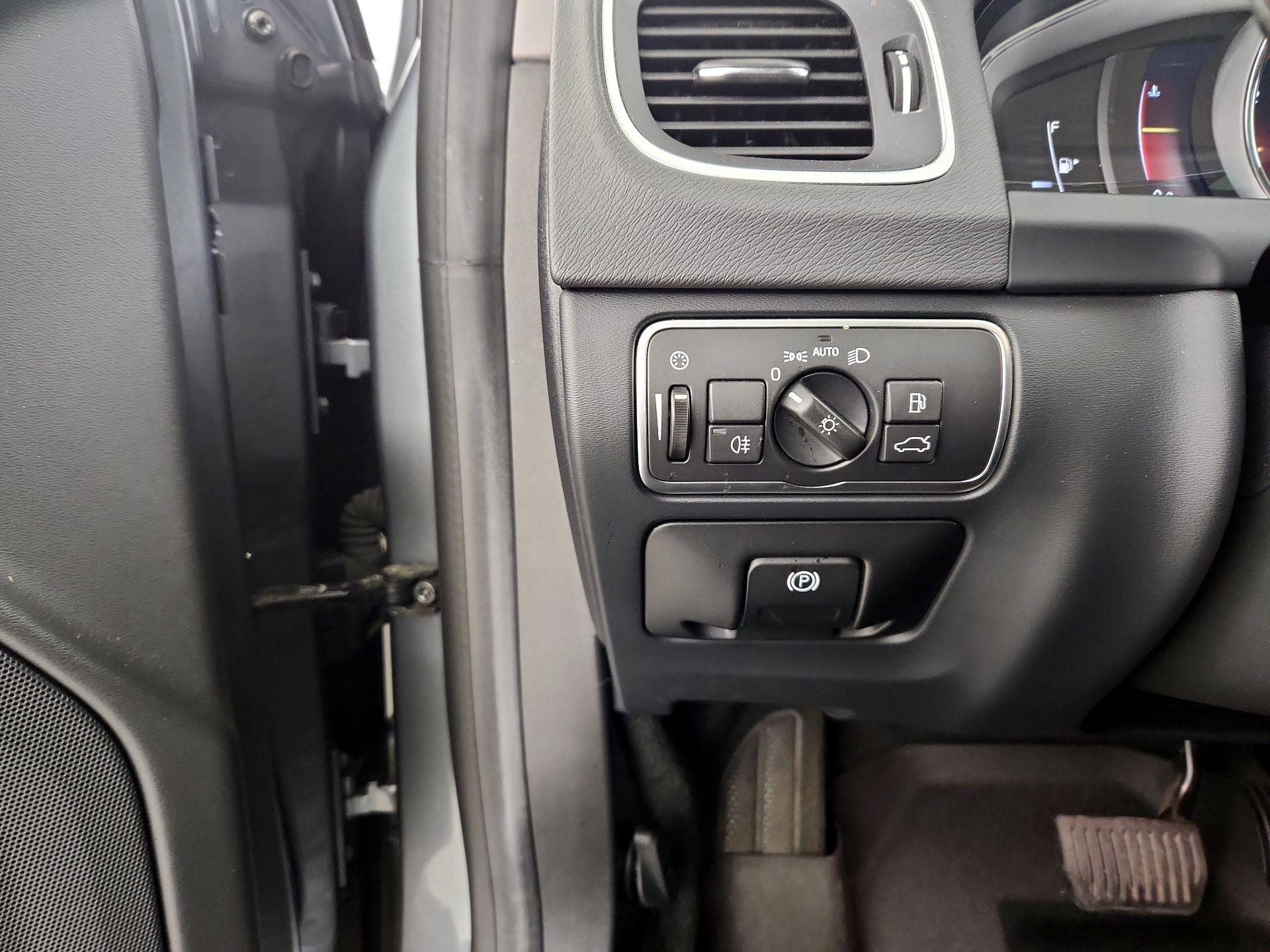 Thumbnail: 2018 Volvo S60 - 13