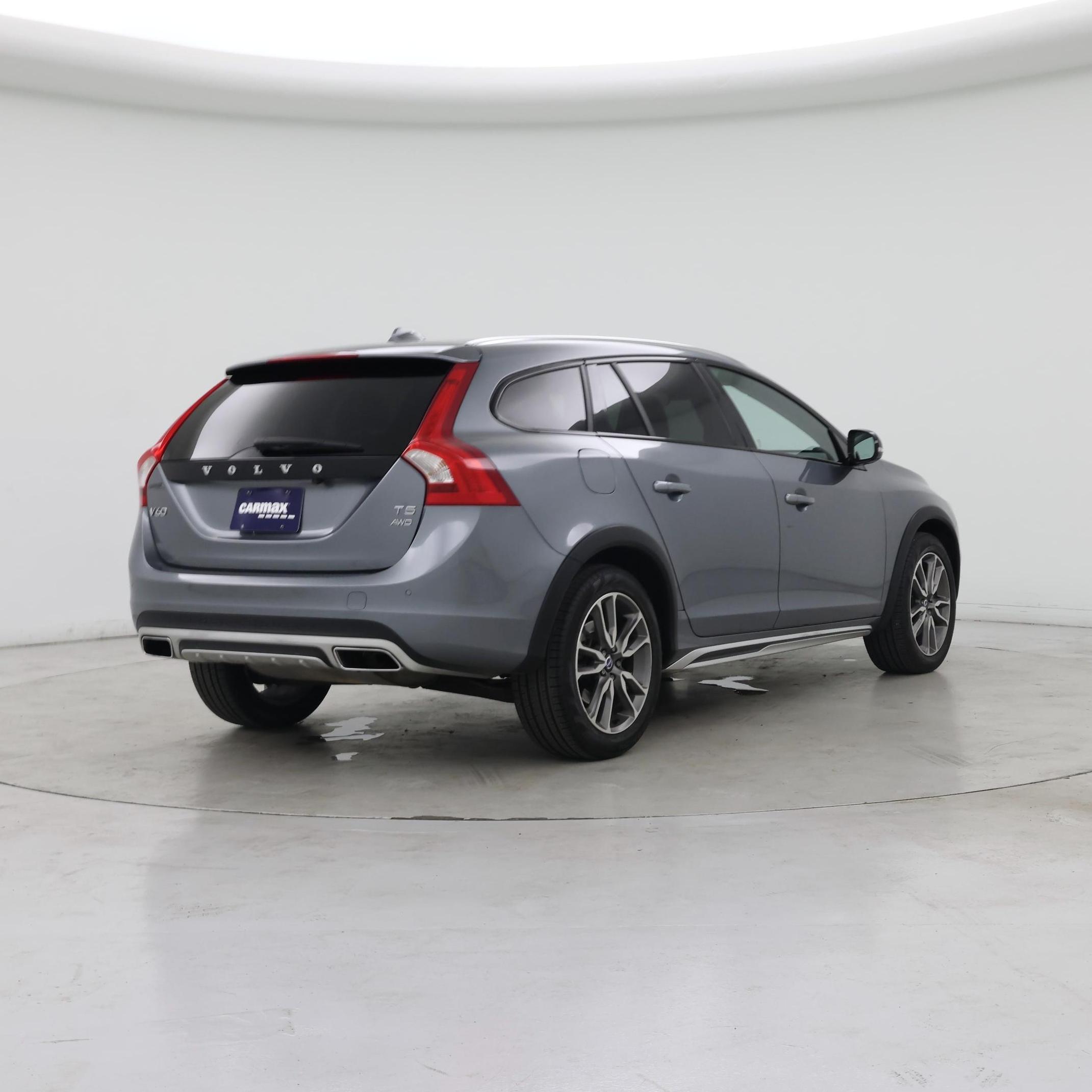 Thumbnail: 2018 Volvo S60 - 8