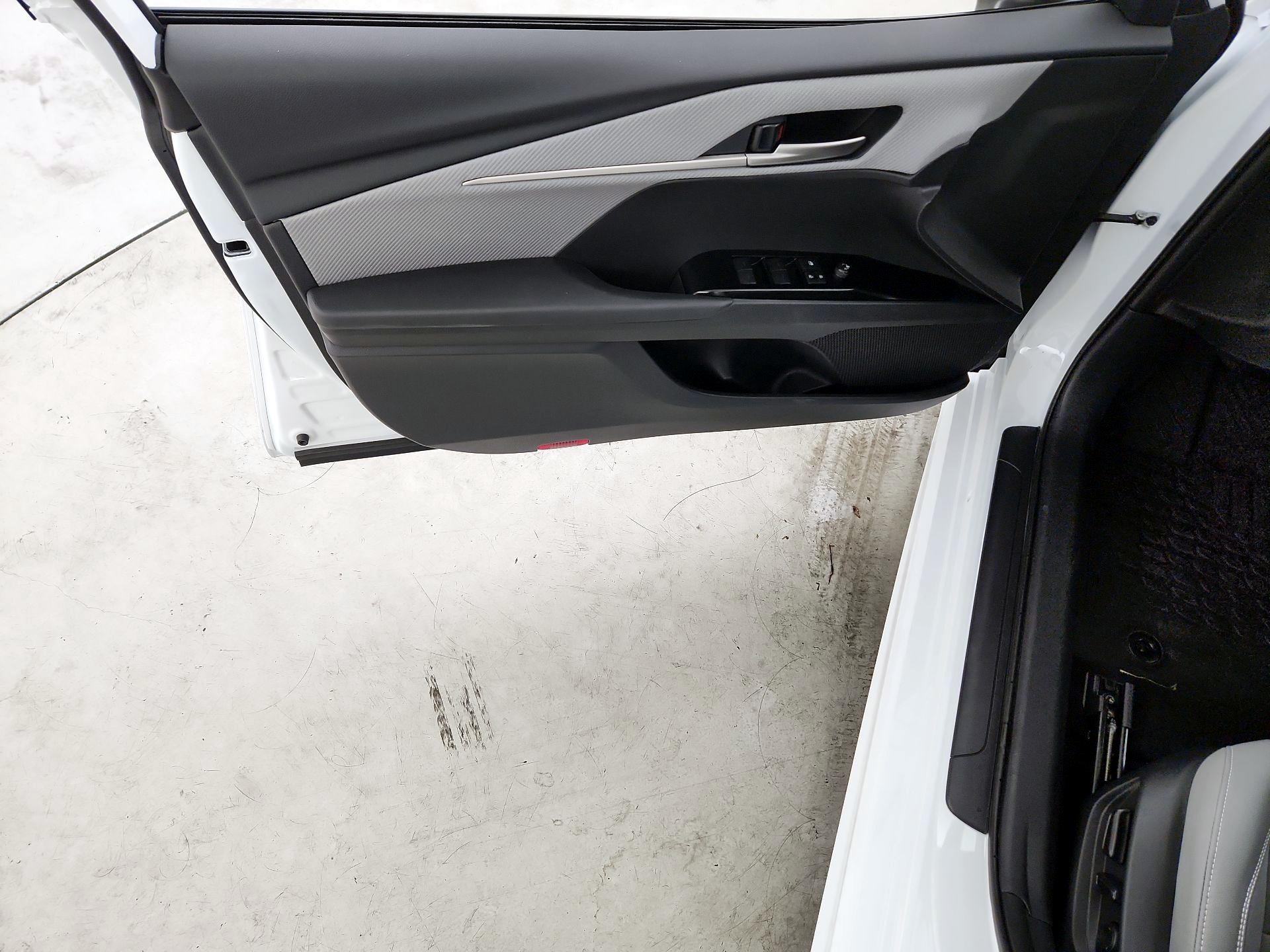 Thumbnail: 2025 Toyota Camry - 12