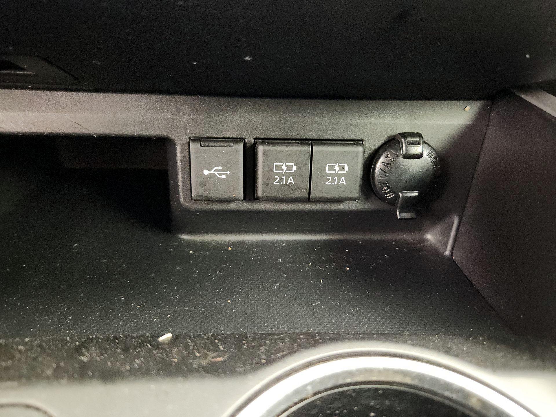 Thumbnail: 2020 Toyota Highlander - 18