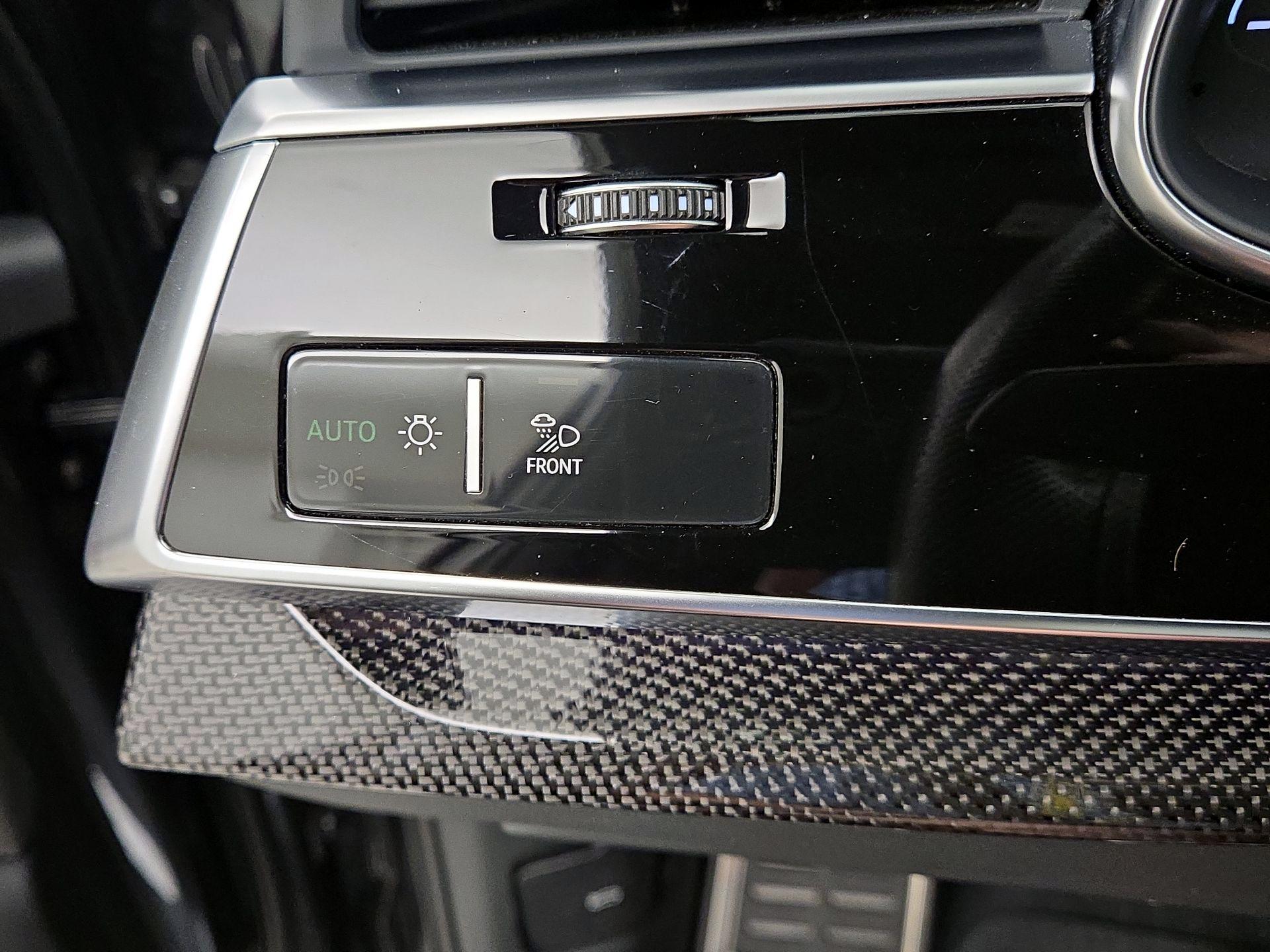 Thumbnail: 2020 Audi SQ7 - 13
