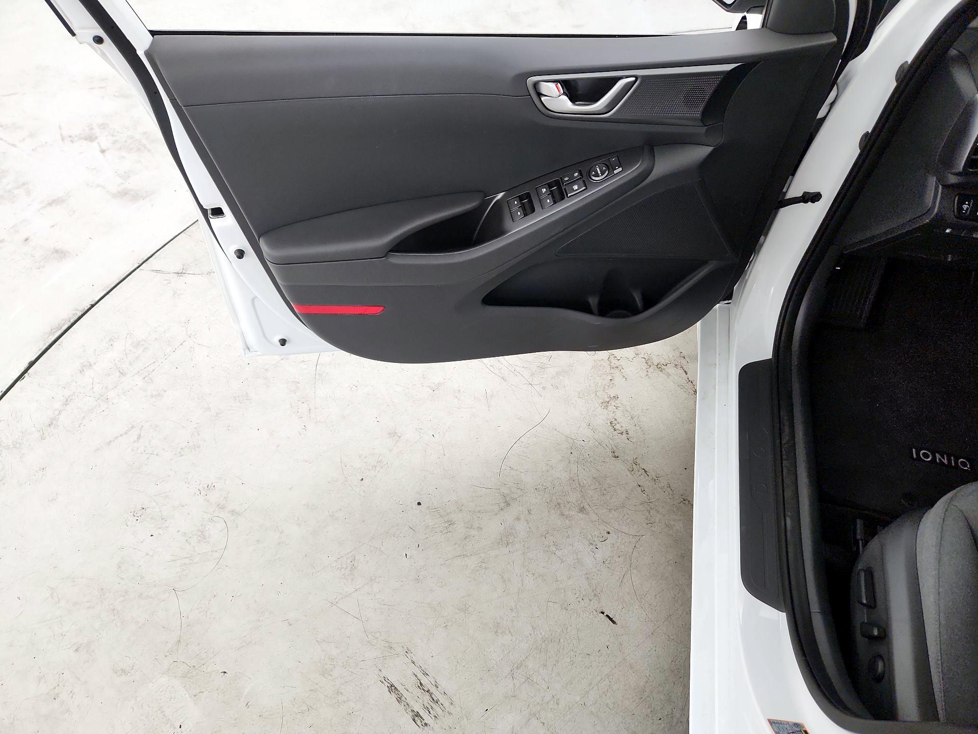 Thumbnail: 2021 Hyundai Ioniq - 12