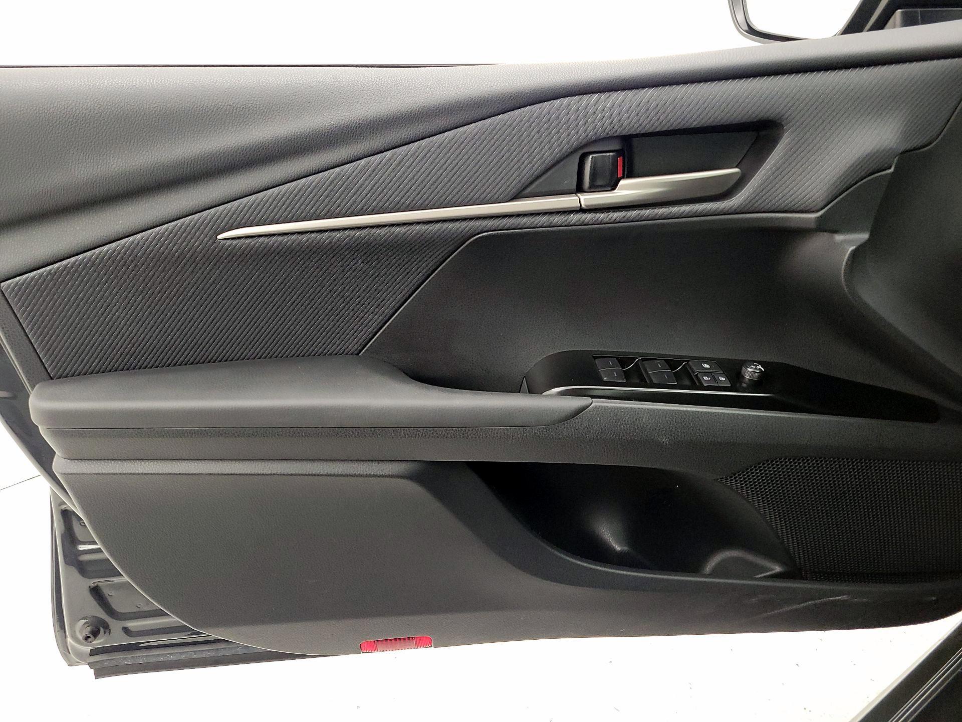 Thumbnail: 2025 Toyota Camry - 12