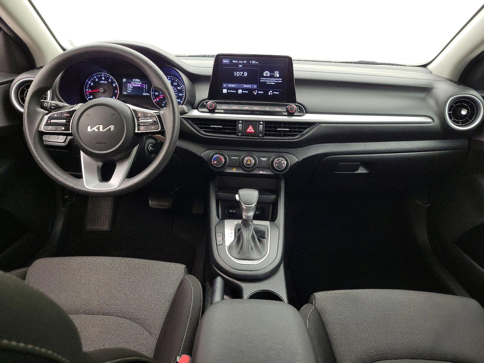 2024 Kia Forte LXS - Photo 10