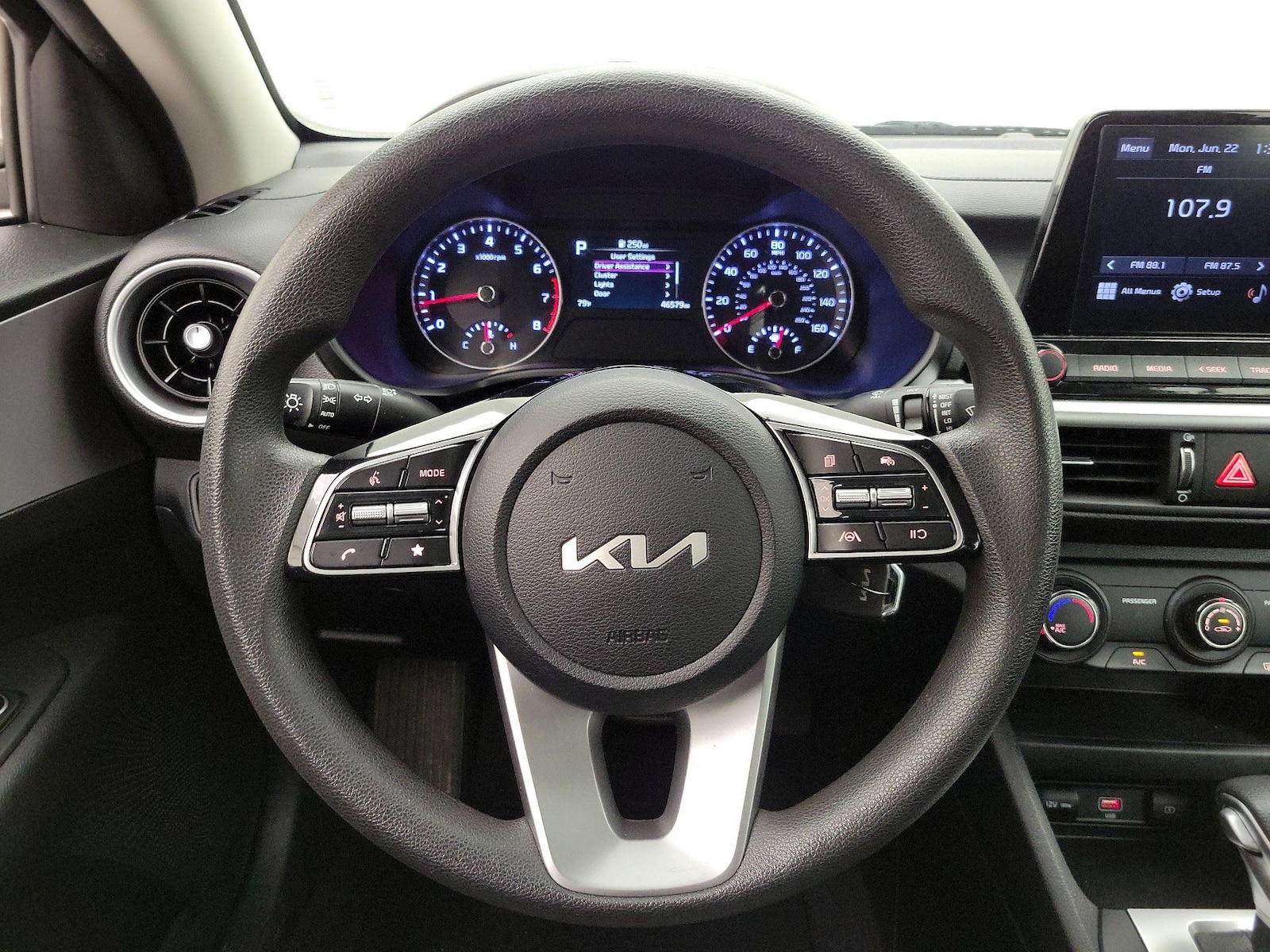 2024 Kia Forte LXS - Photo 11