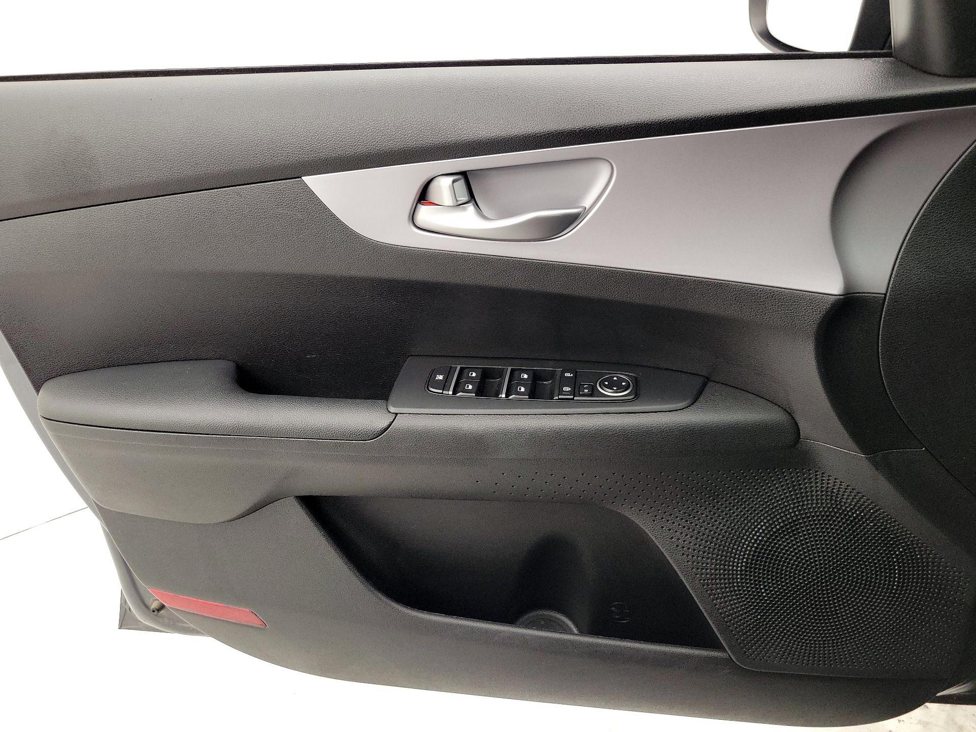 Thumbnail: 2024 Kia Forte - 12