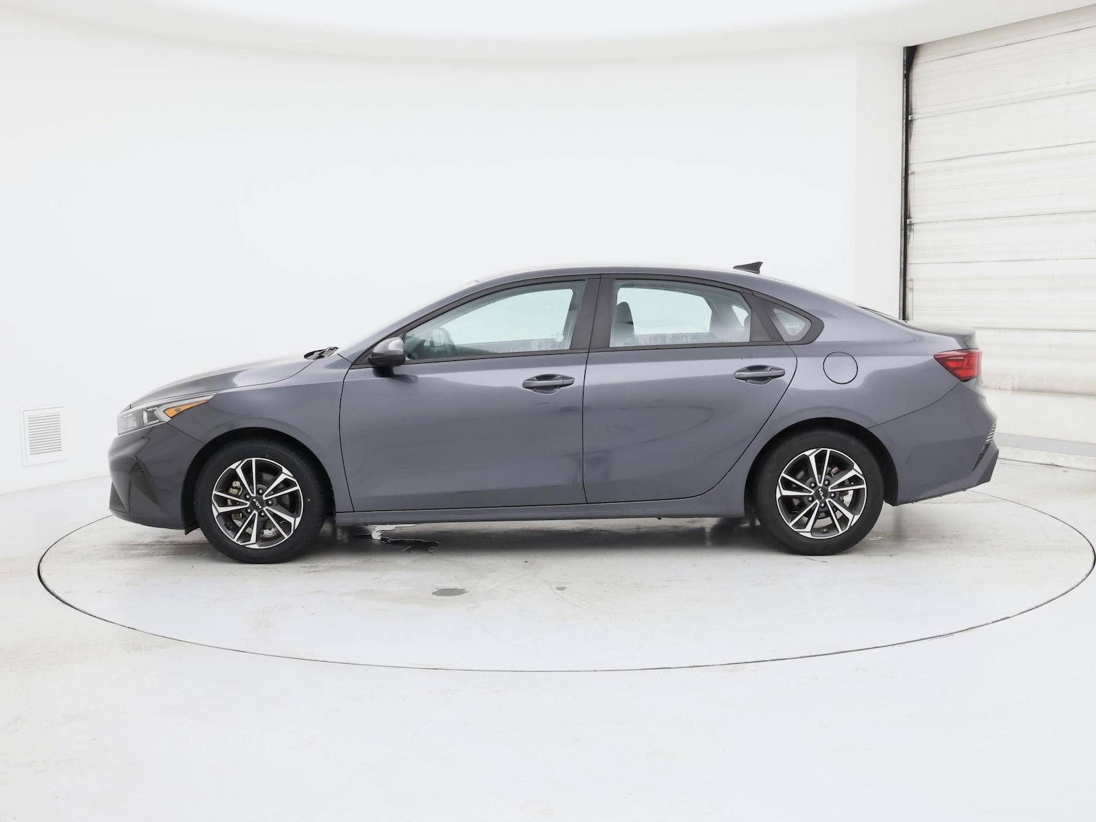 2024 Kia Forte LXS - Photo 4