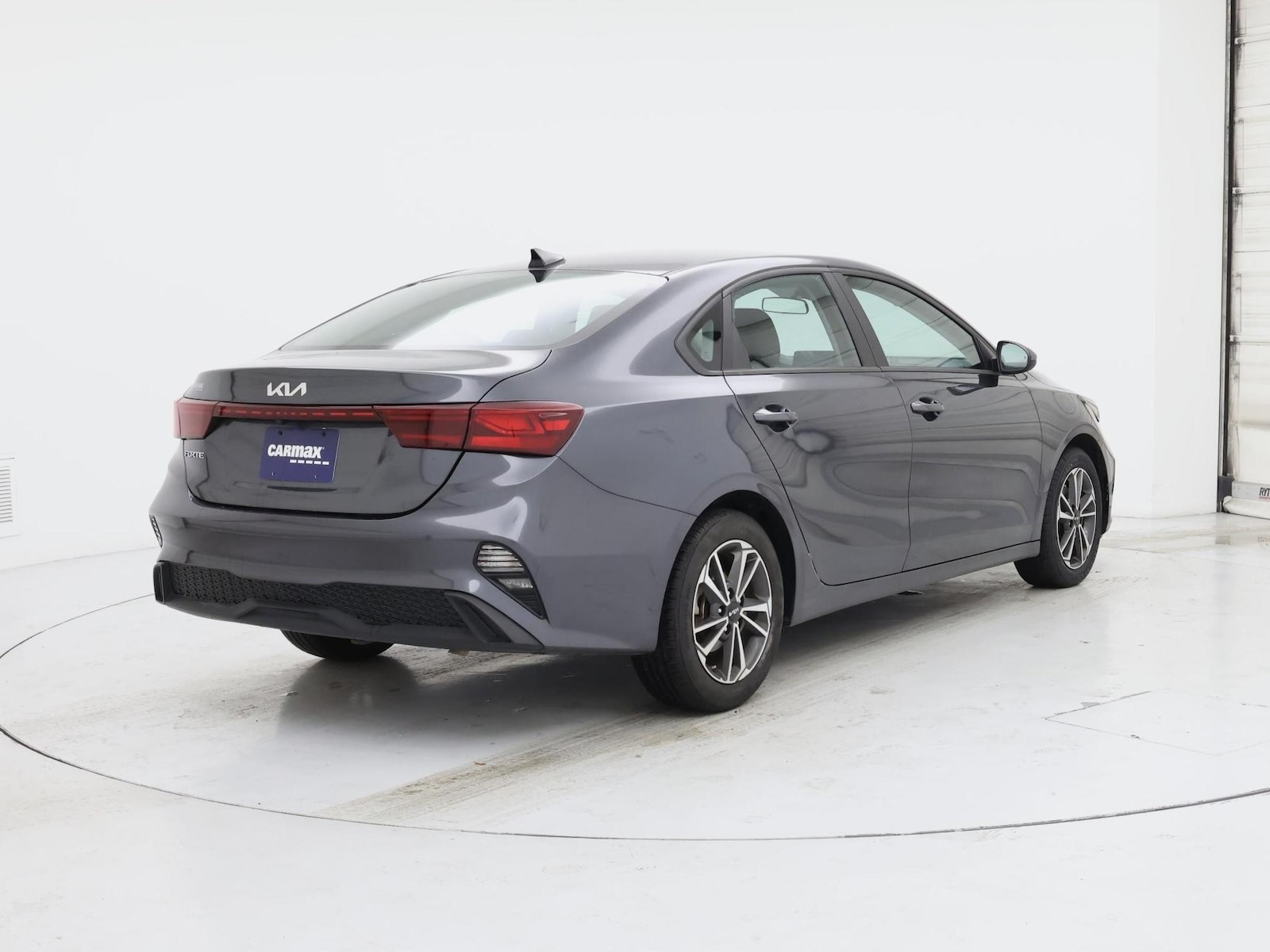 2024 Kia Forte LXS - Photo 9
