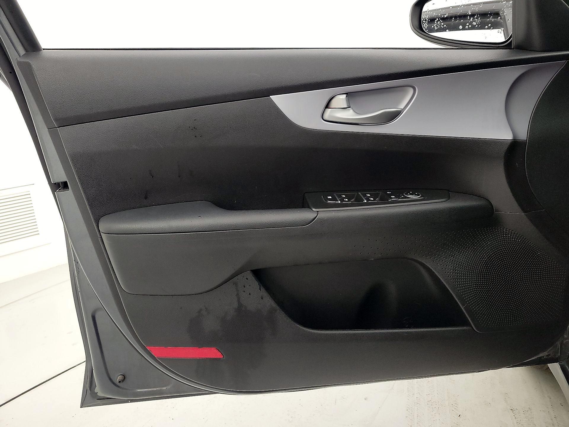 Thumbnail: 2024 Kia Forte - 12