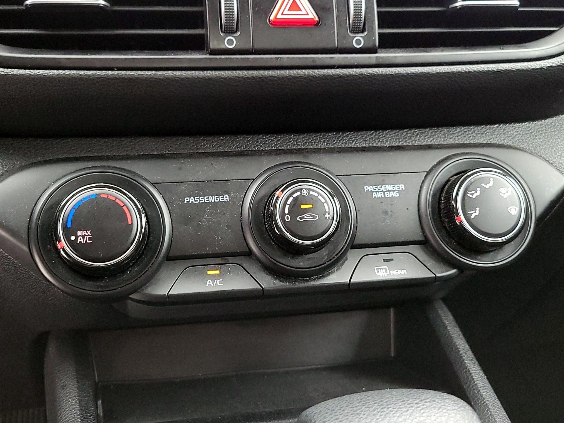 Thumbnail: 2024 Kia Forte - 16