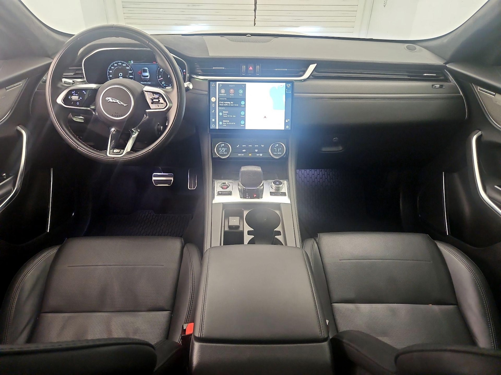 2022 Jaguar F-Pace SVR - Photo 10