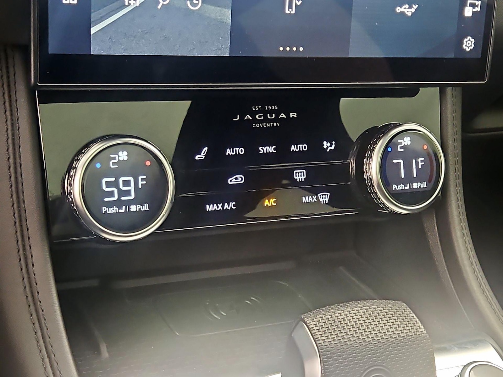 2022 Jaguar F-Pace SVR - Photo 18