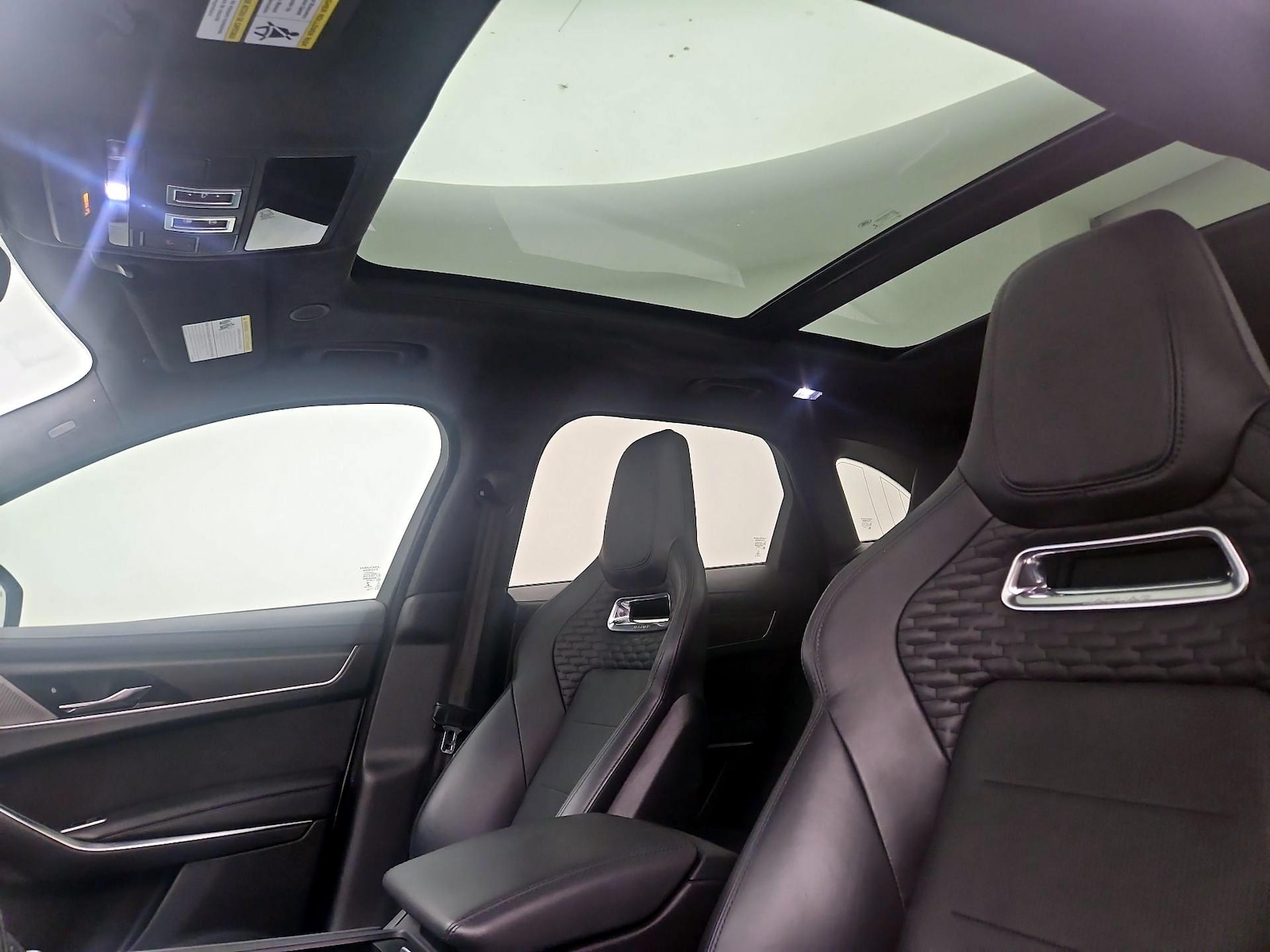 2022 Jaguar F-Pace SVR - Photo 20