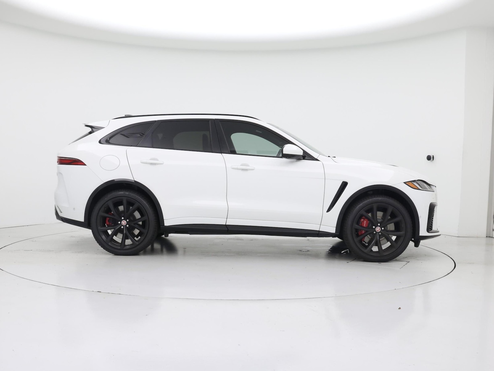 2022 Jaguar F-Pace SVR - Photo 8