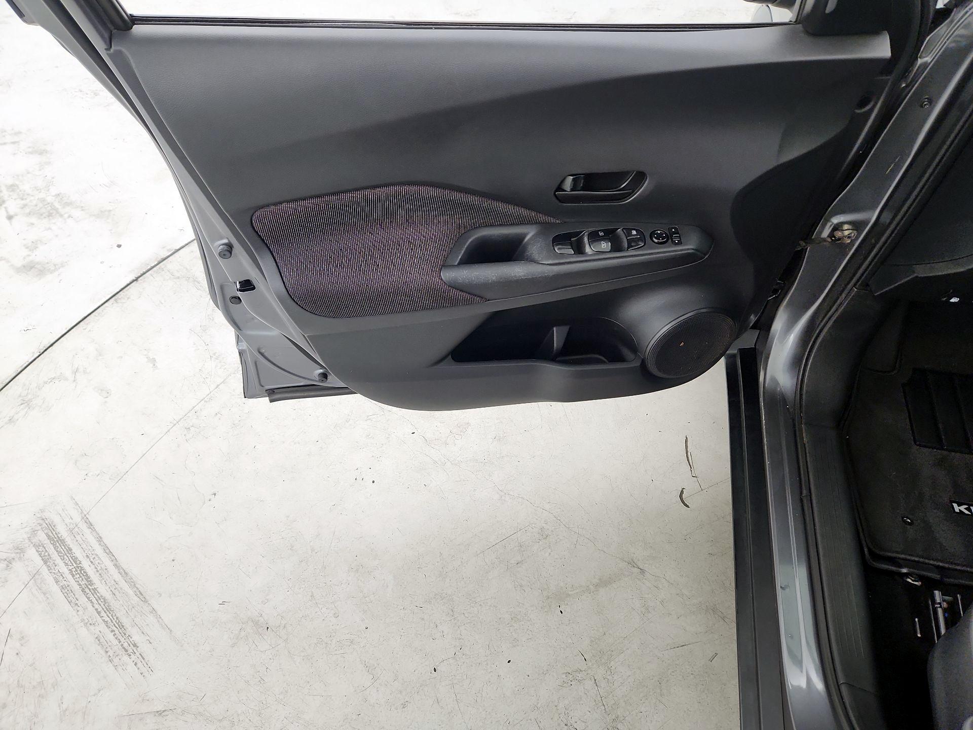 Thumbnail: 2020 Nissan Kicks - 12
