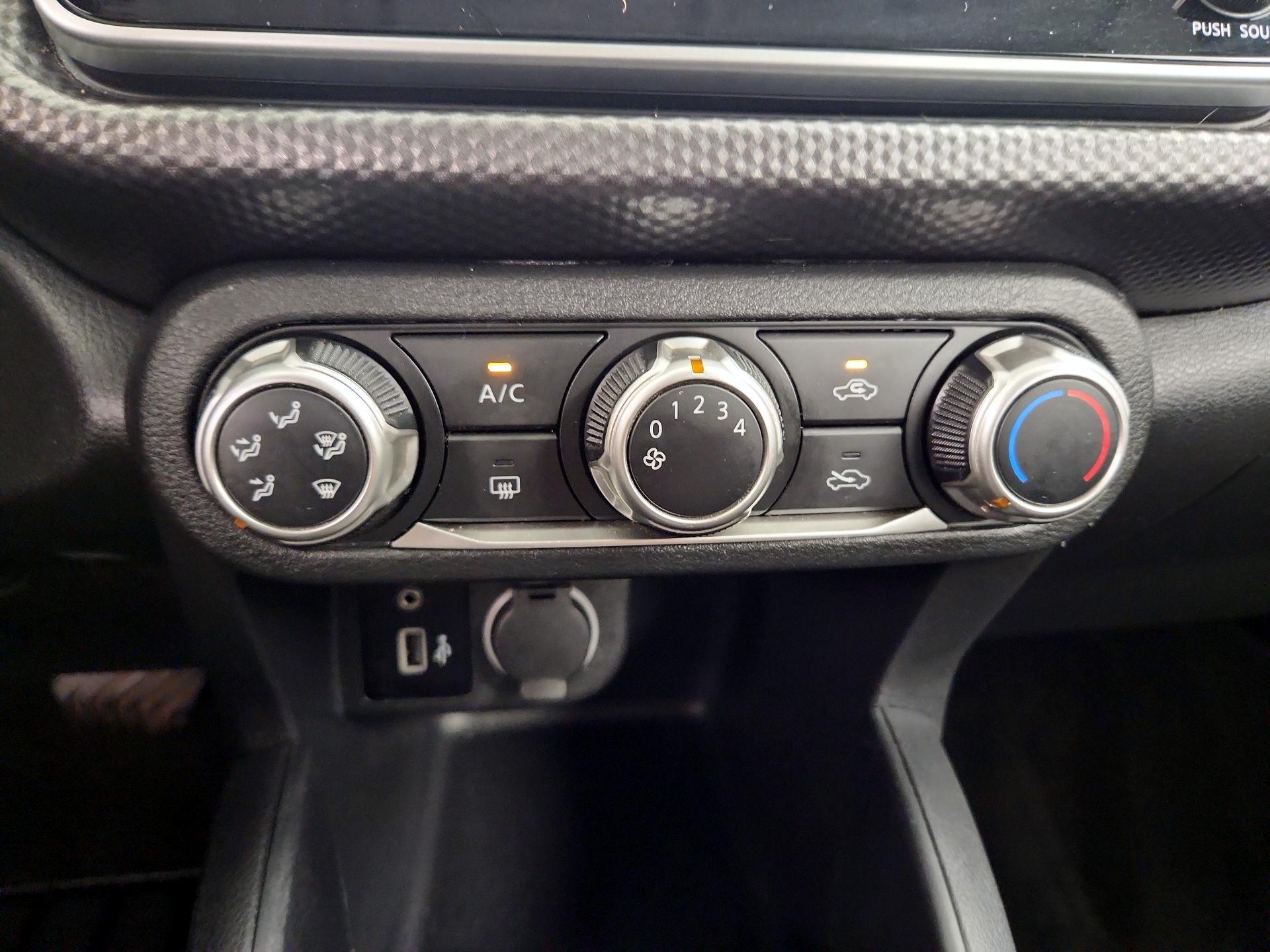 Thumbnail: 2020 Nissan Kicks - 16