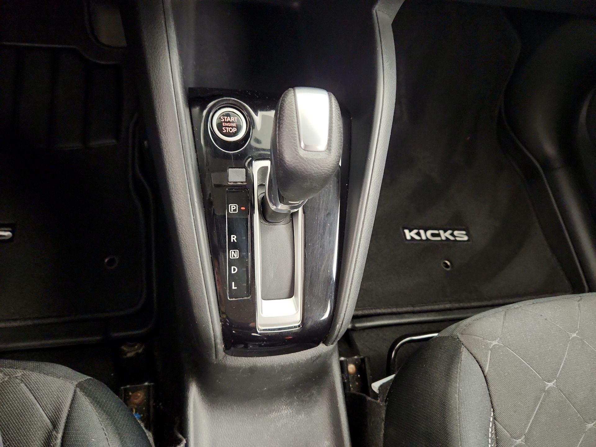 Thumbnail: 2020 Nissan Kicks - 17