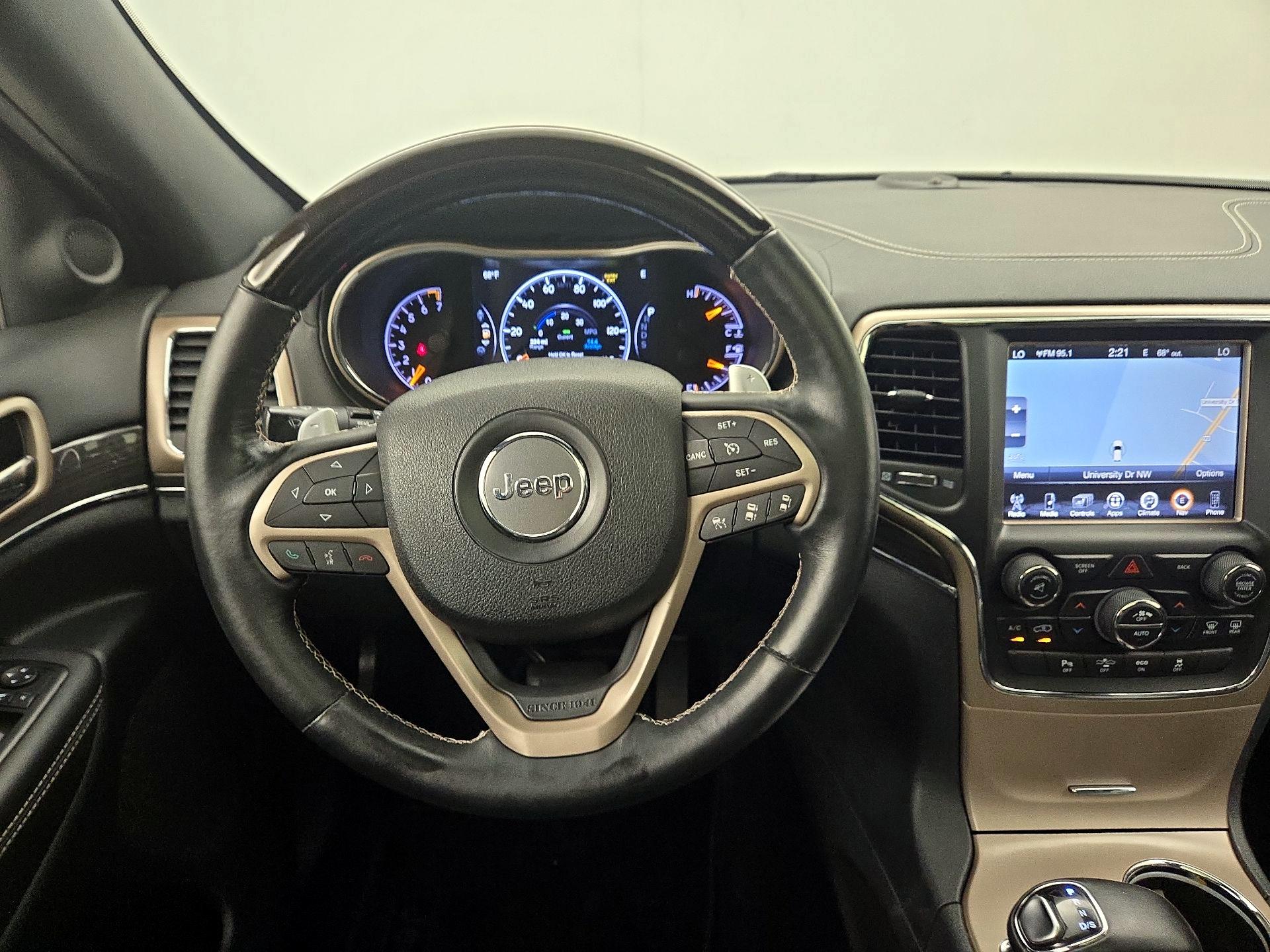 Thumbnail: 2015 Jeep Grand Cherokee - 10