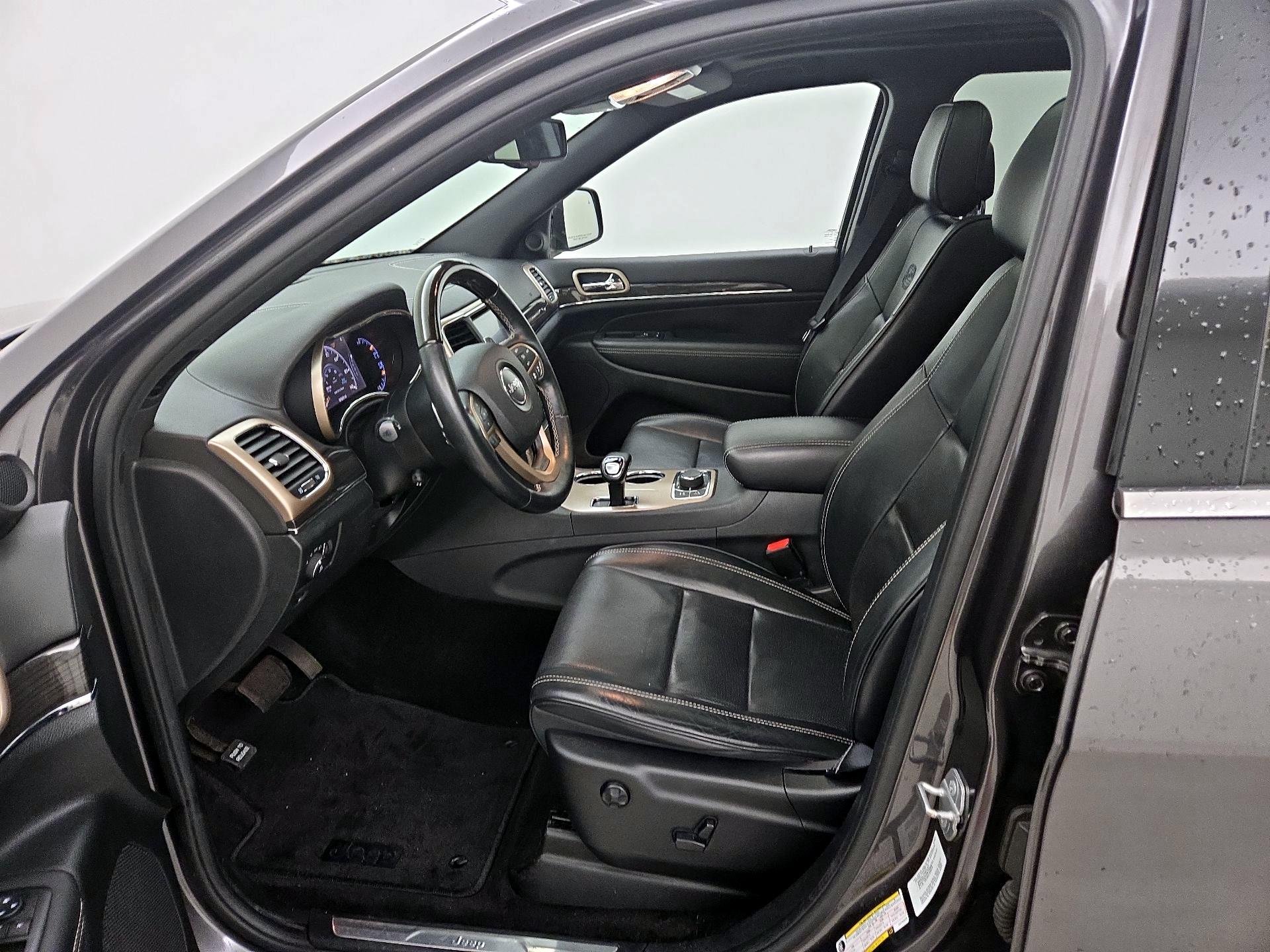 Thumbnail: 2015 Jeep Grand Cherokee - 11