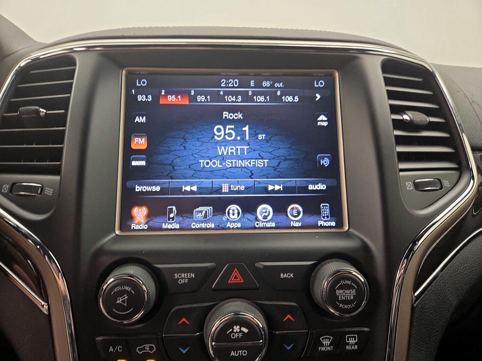 Thumbnail: 2015 Jeep Grand Cherokee - 16