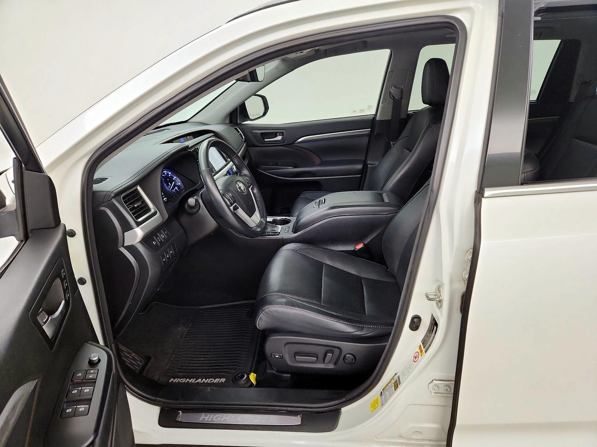 Thumbnail: 2018 Toyota Highlander - 11