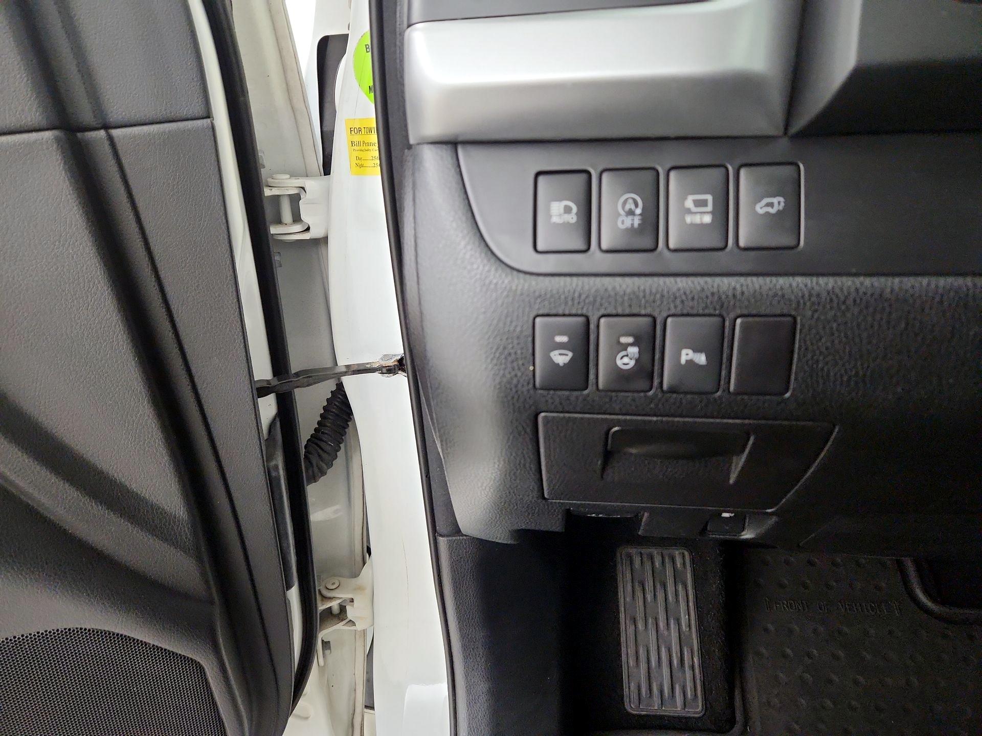 Thumbnail: 2018 Toyota Highlander - 13