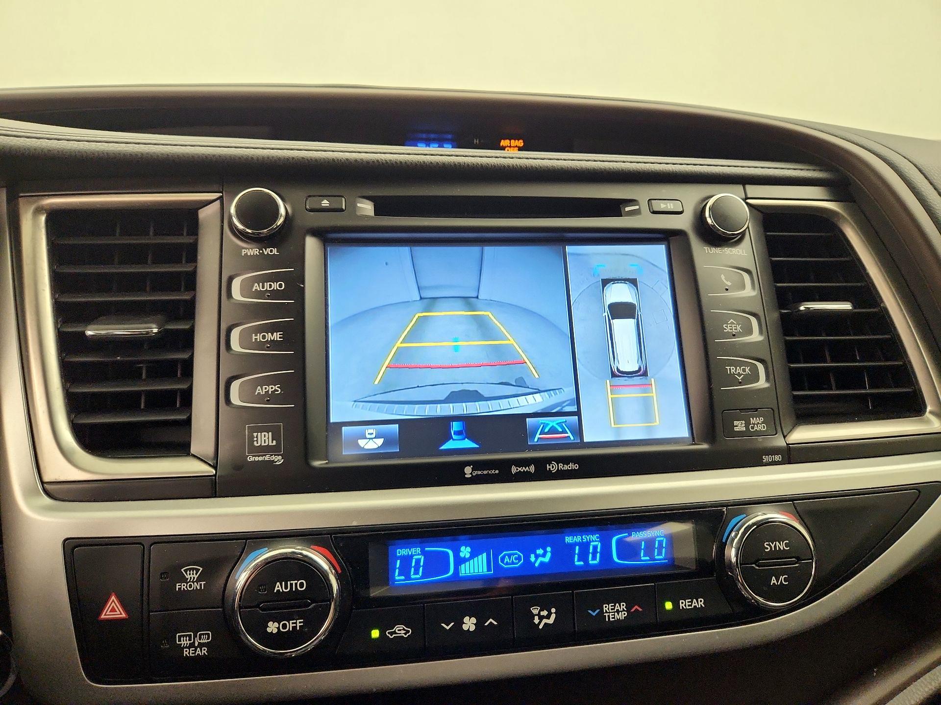 Thumbnail: 2018 Toyota Highlander - 14