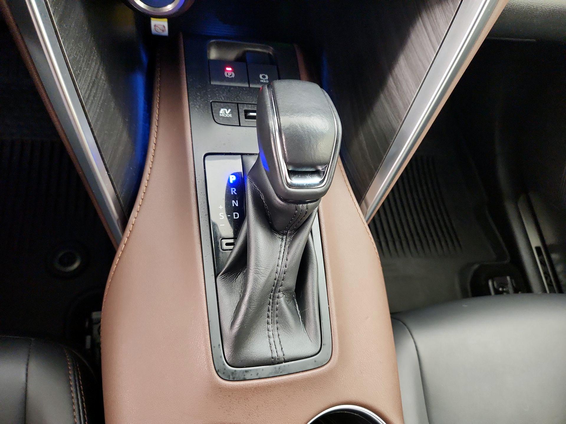 Thumbnail: 2022 Toyota Venza - 17